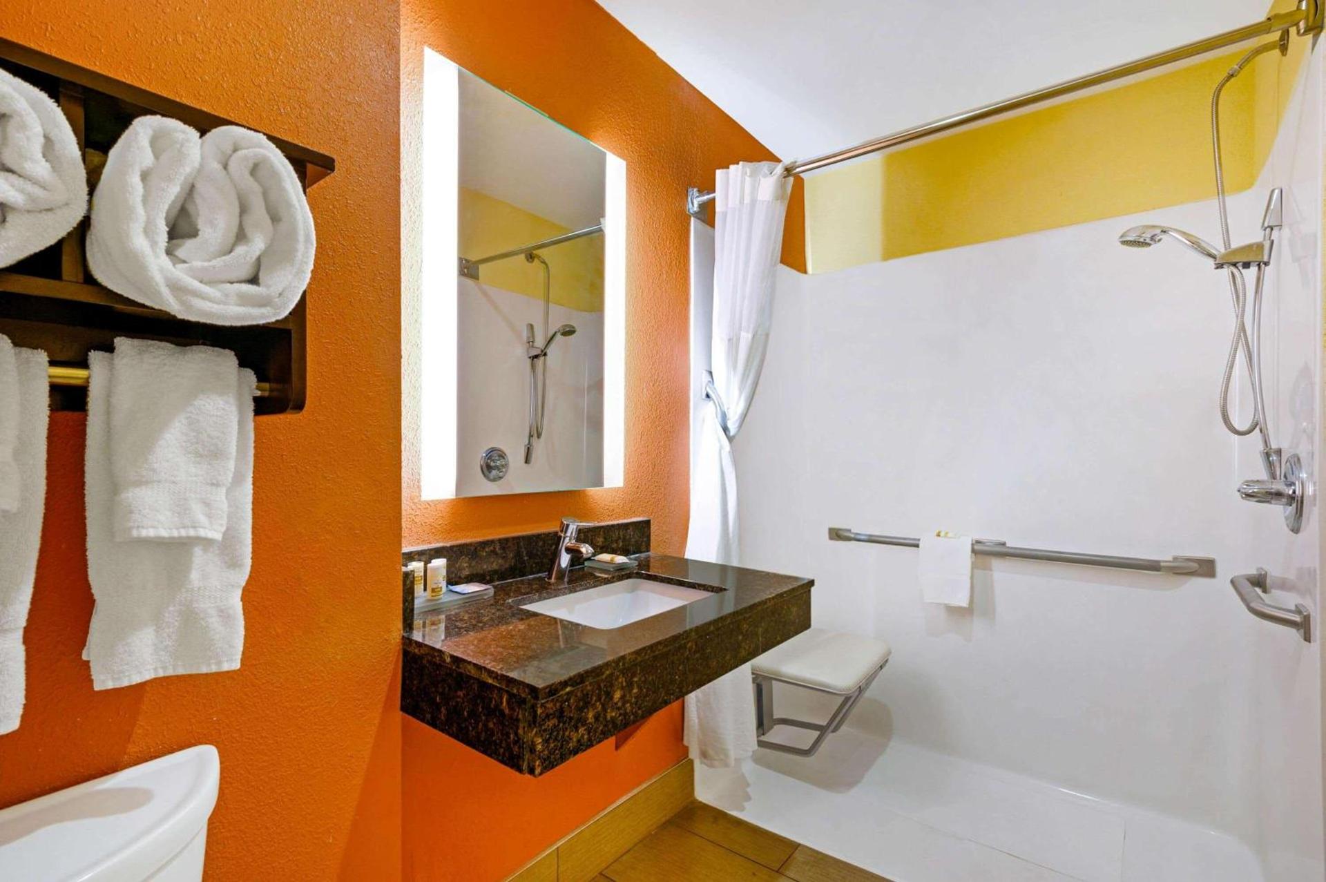 La Quinta by Wyndham Florence photo 25