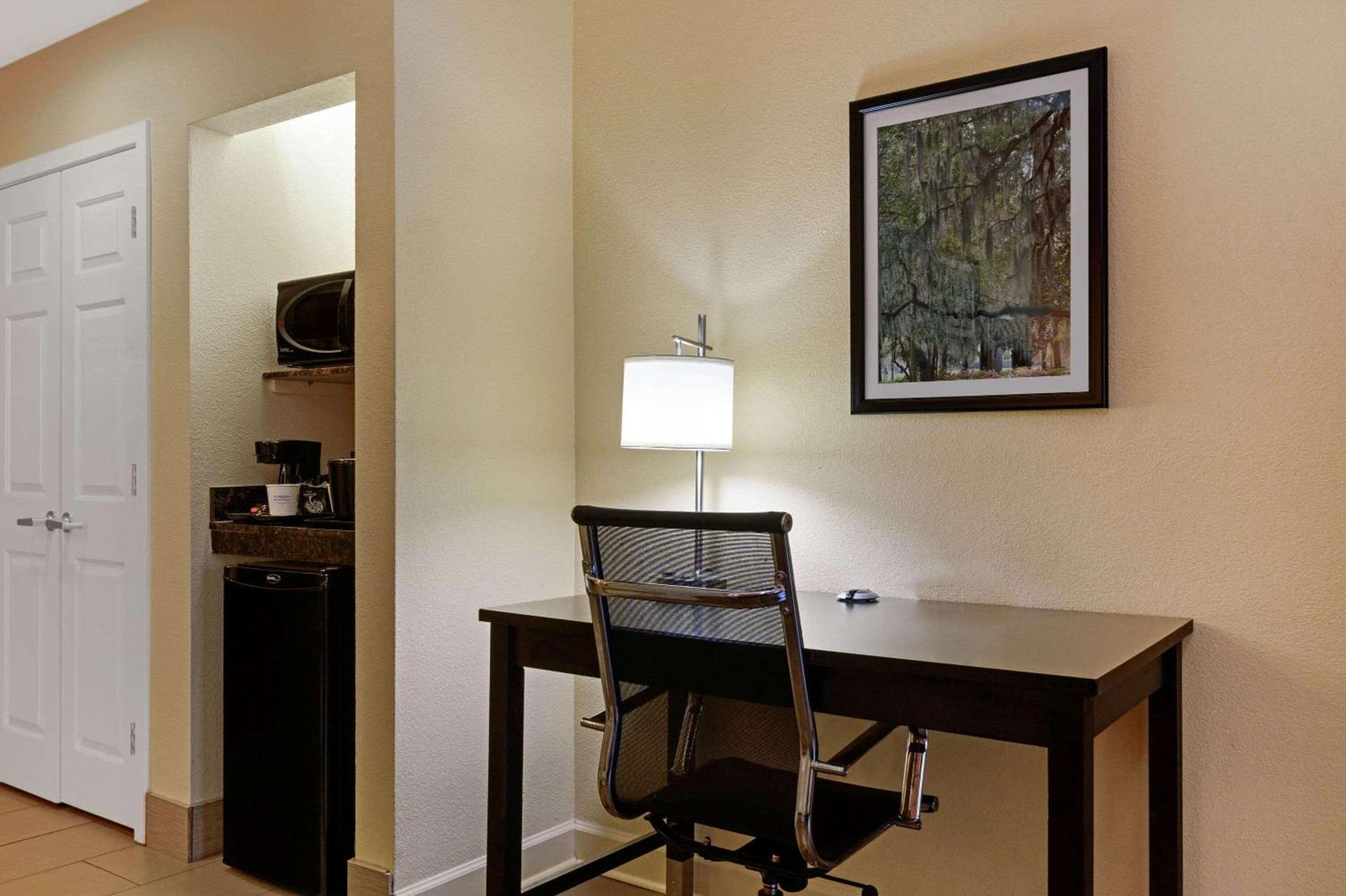 La Quinta by Wyndham Florence photo 21