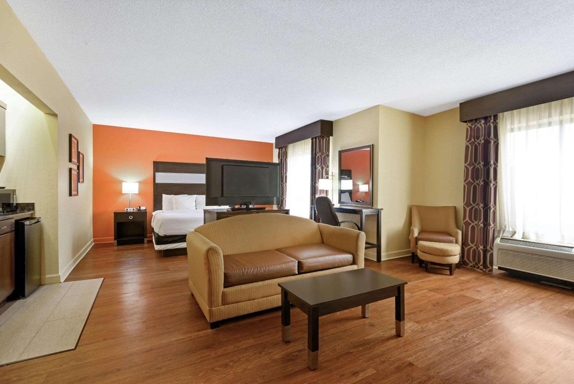 La Quinta by Wyndham Florence photo 9