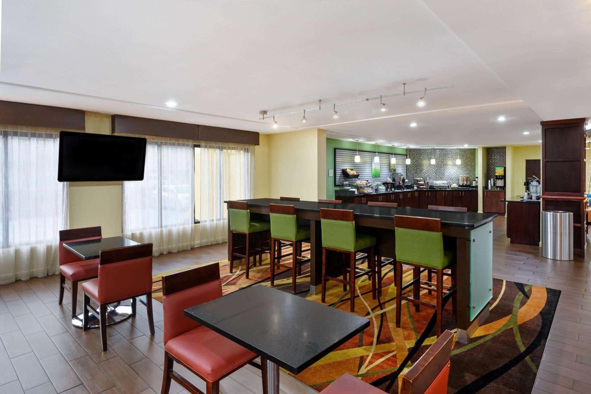La Quinta by Wyndham Florence photo 4