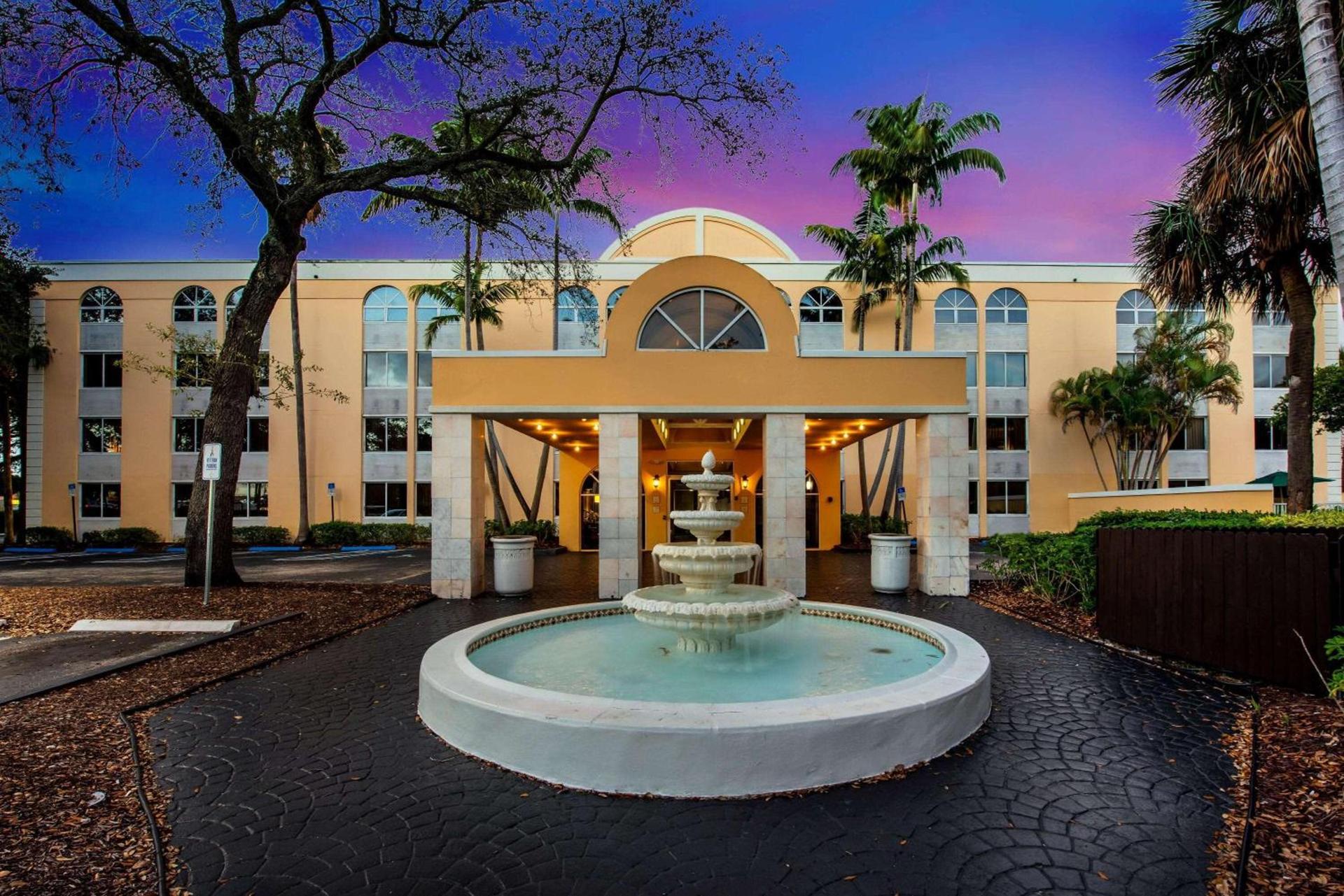 La Quinta by Wyndham Fort Lauderdale Tamarac photo 6