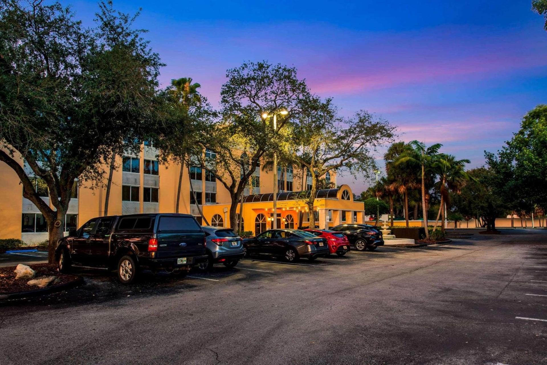 La Quinta by Wyndham Fort Lauderdale Tamarac photo 1
