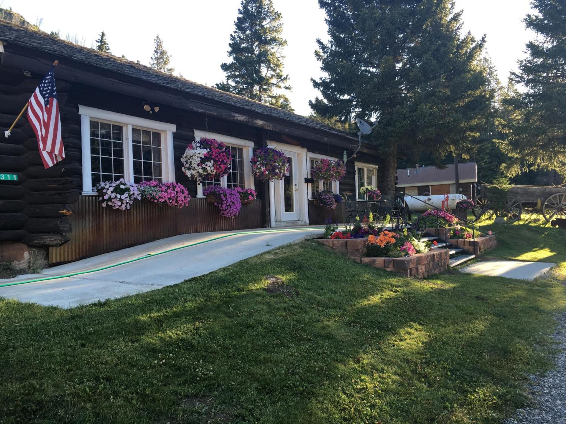 Antlers Lodge — hotel in Cooke City