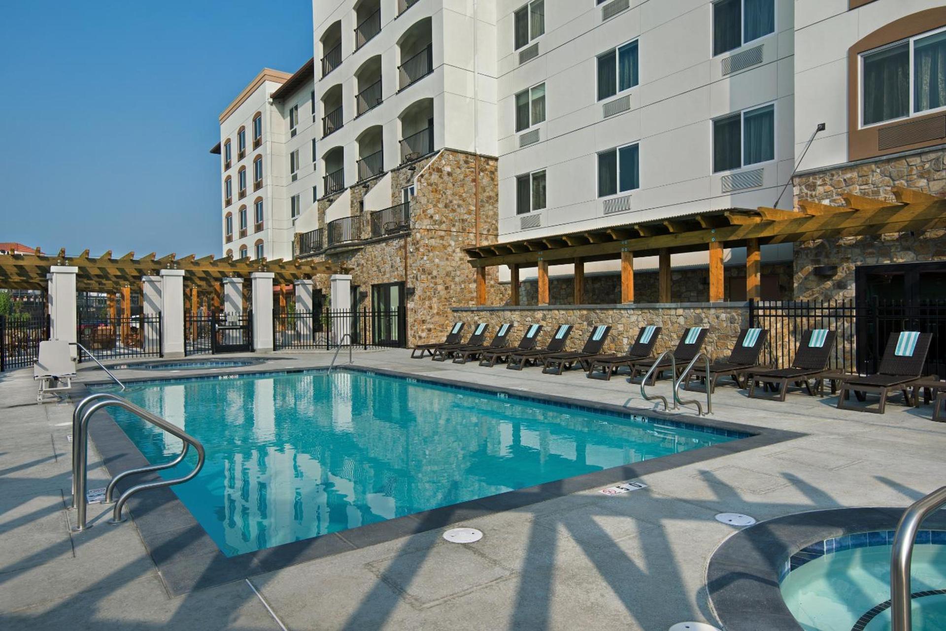 Oxford Suites Sonoma - Rohnert Park photo 24