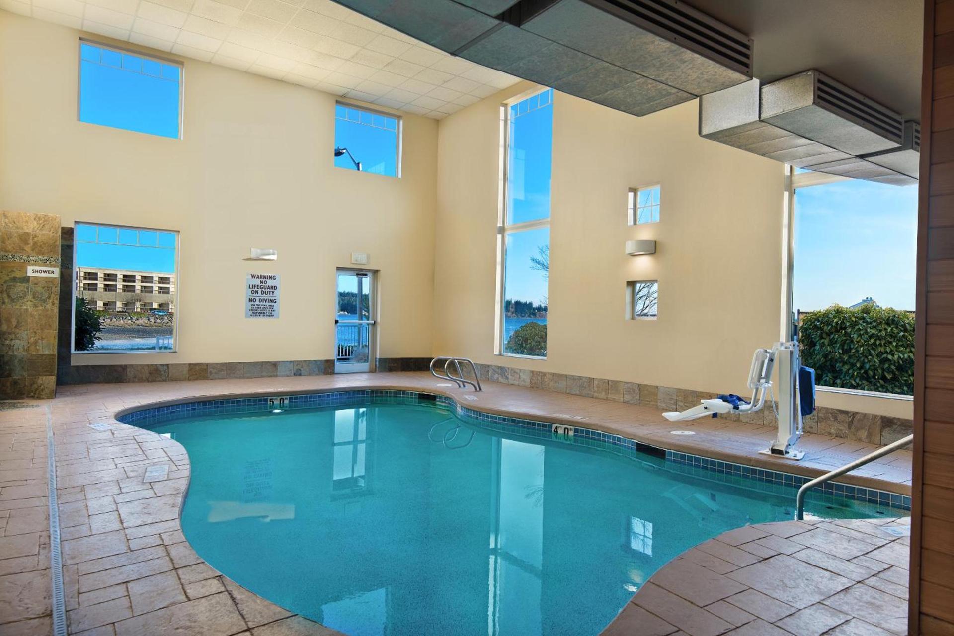 Oxford Suites Silverdale photo 29