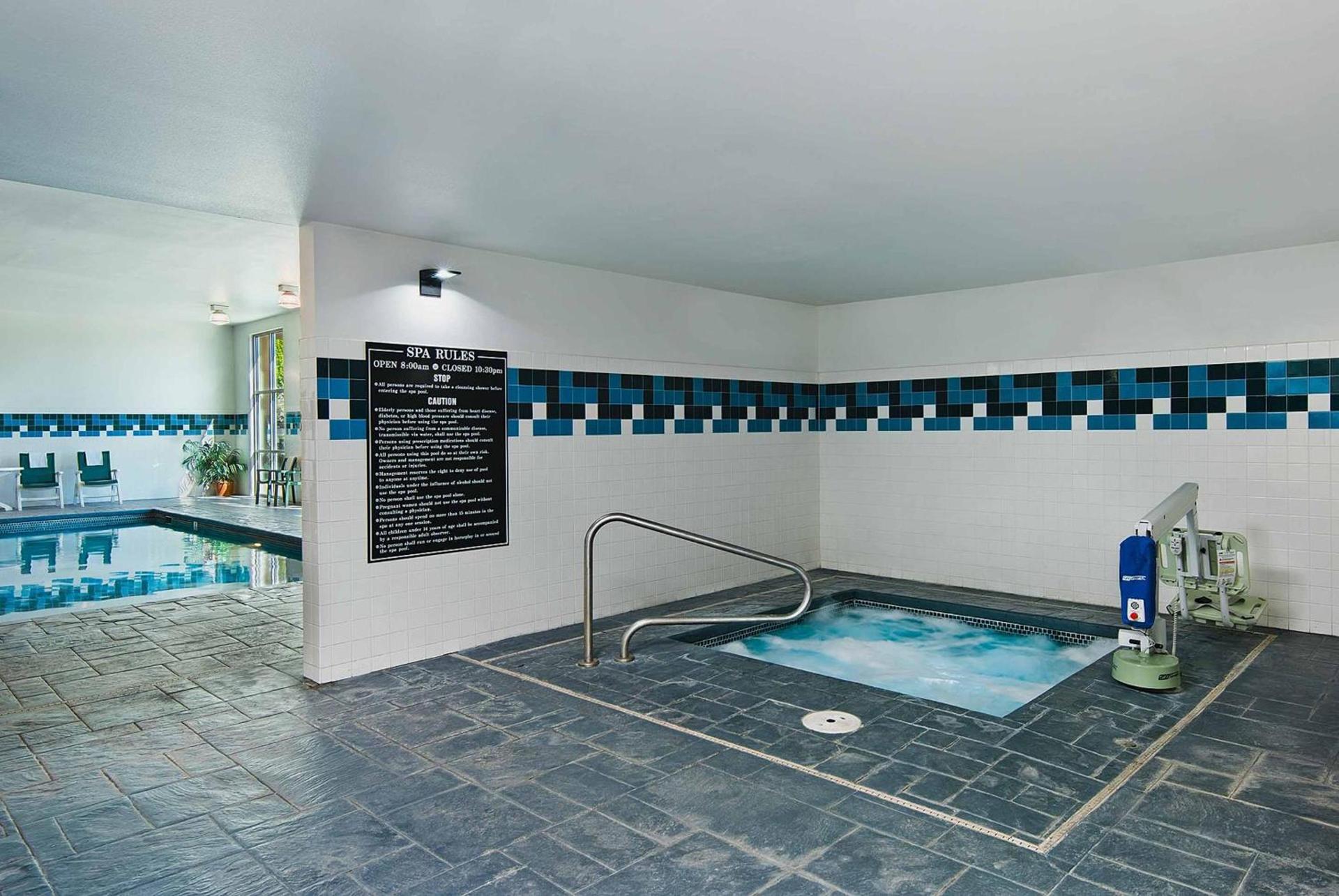 Oxford Suites Yakima photo 18