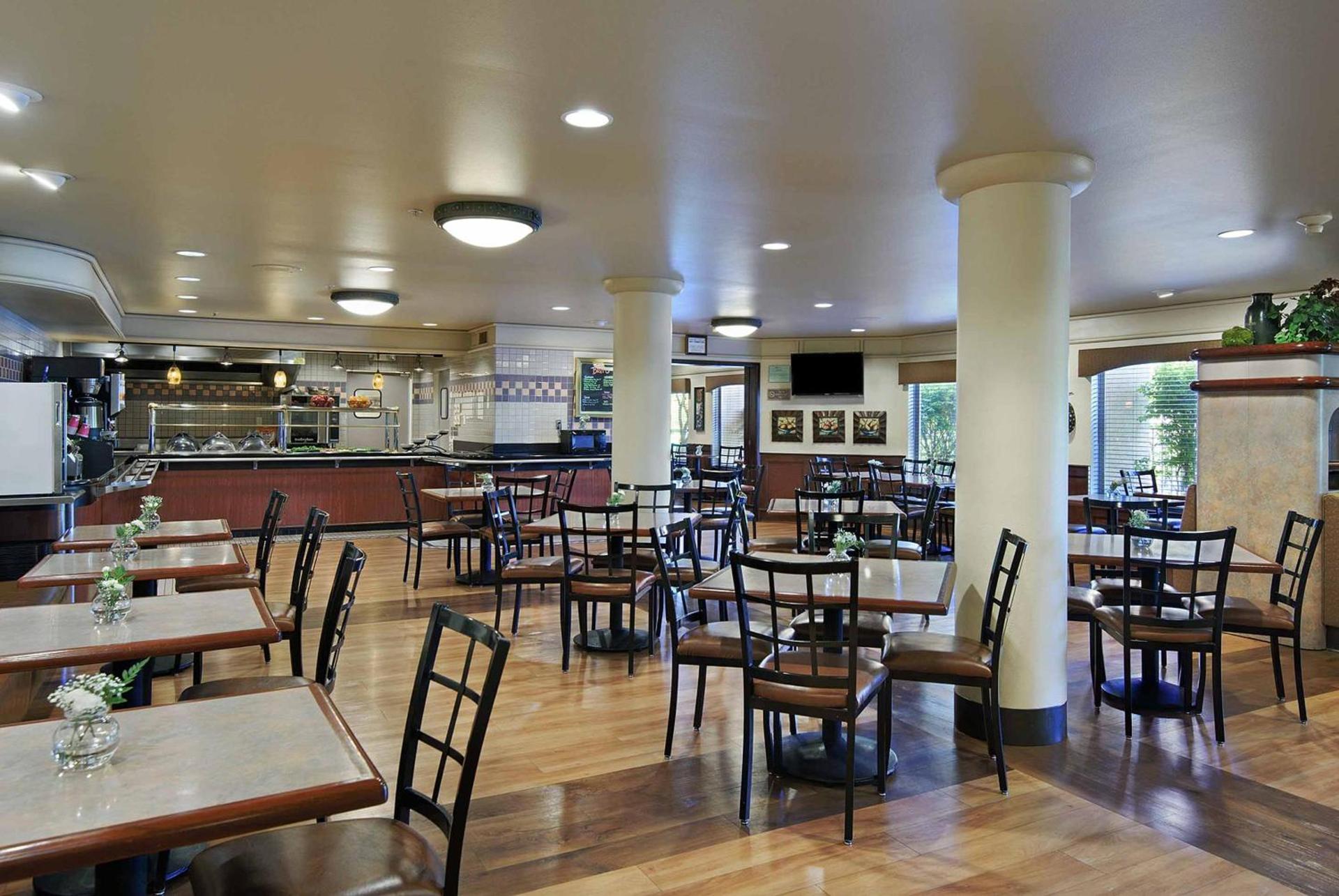 Oxford Suites Yakima photo 19
