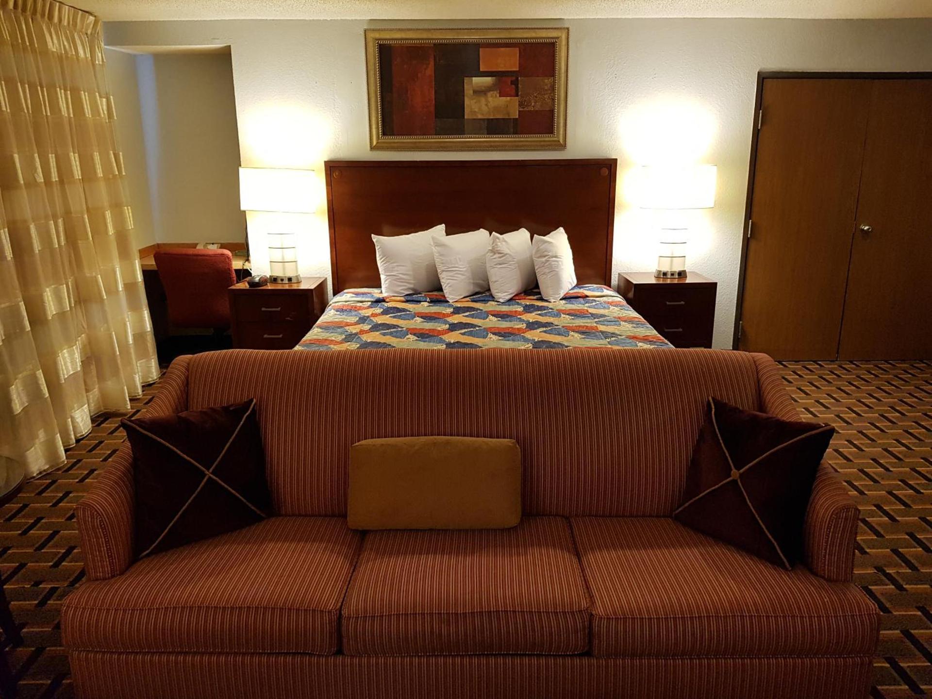 Le Mars Inn and Suites photo 25