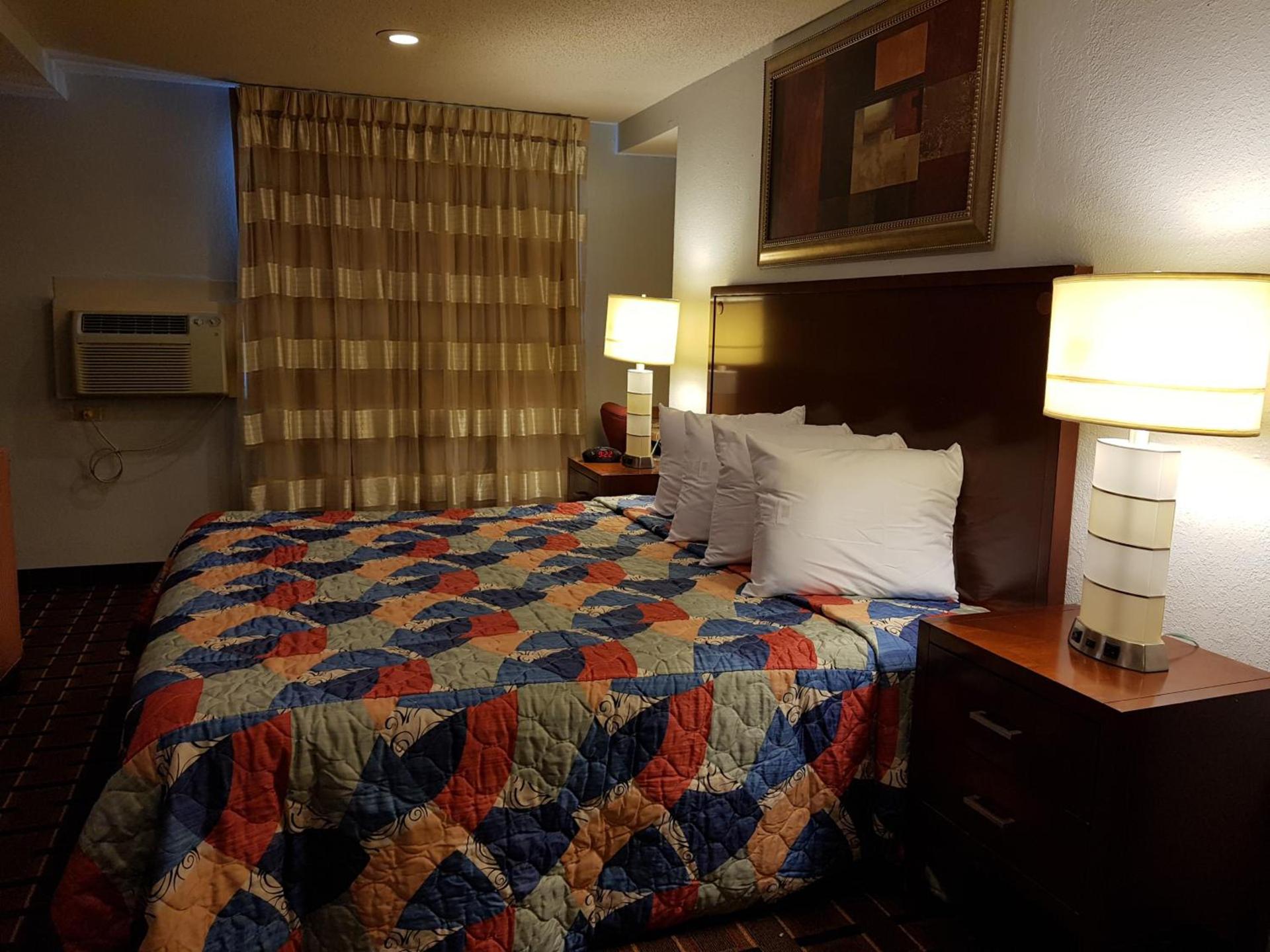 Le Mars Inn and Suites photo 24