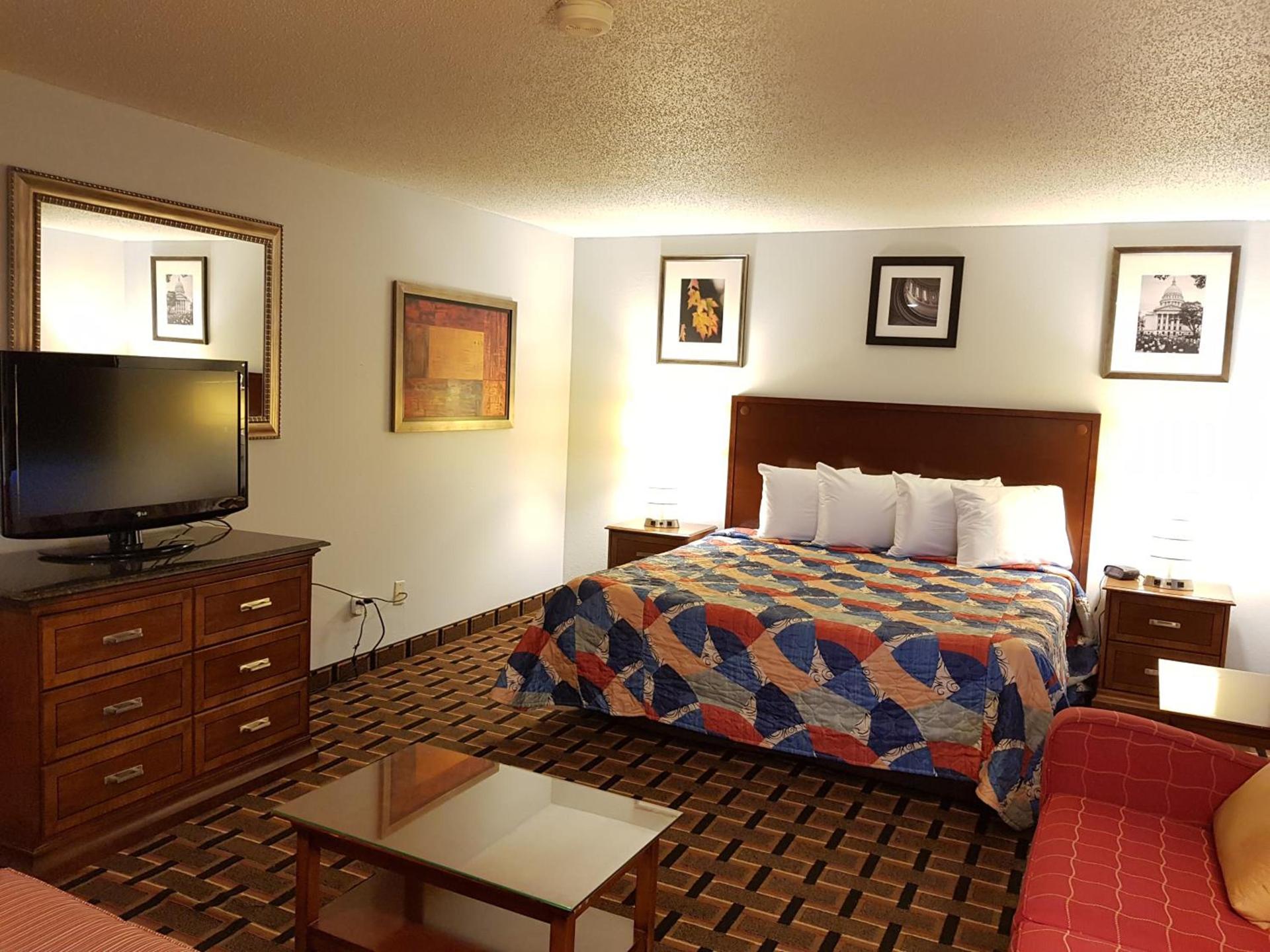 Le Mars Inn and Suites photo 22