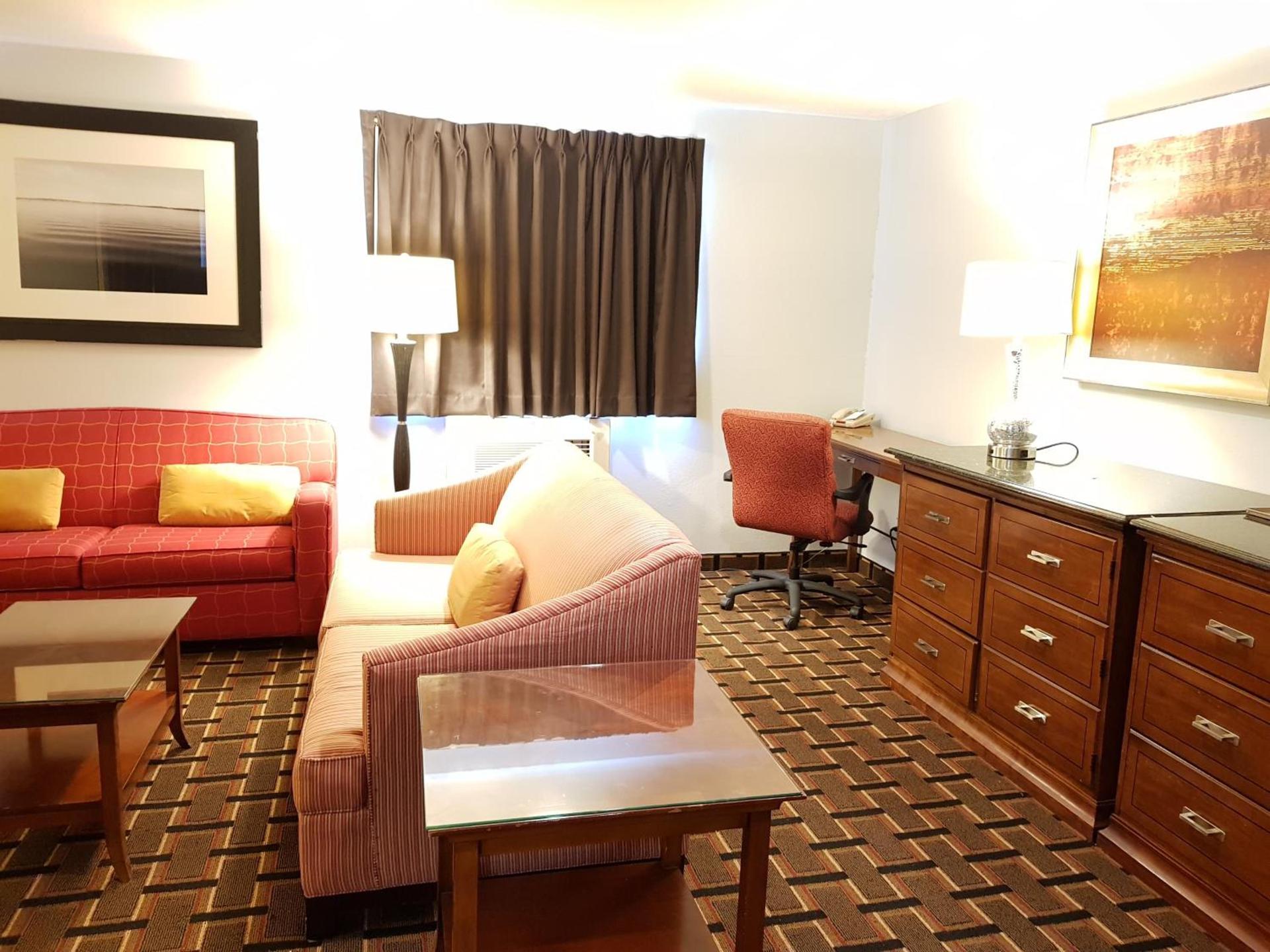 Le Mars Inn and Suites photo 20
