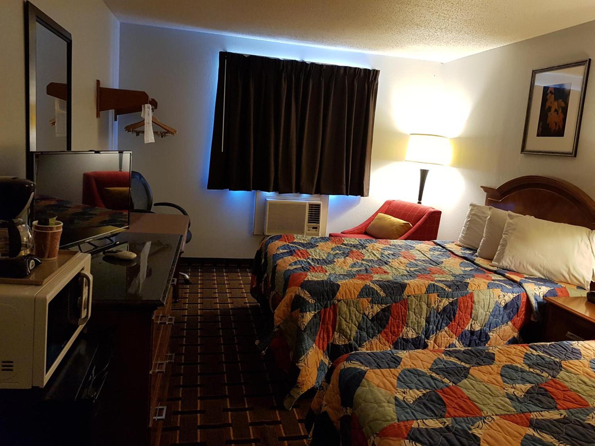 Le Mars Inn and Suites photo 13