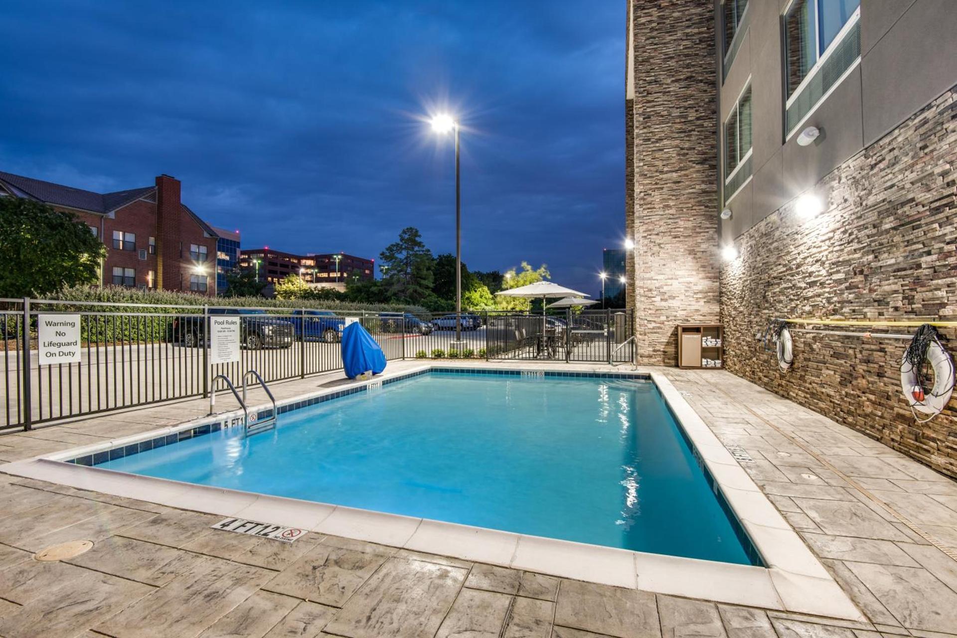 Holiday Inn Express & Suites Dallas North - Addison by IHG photo 37