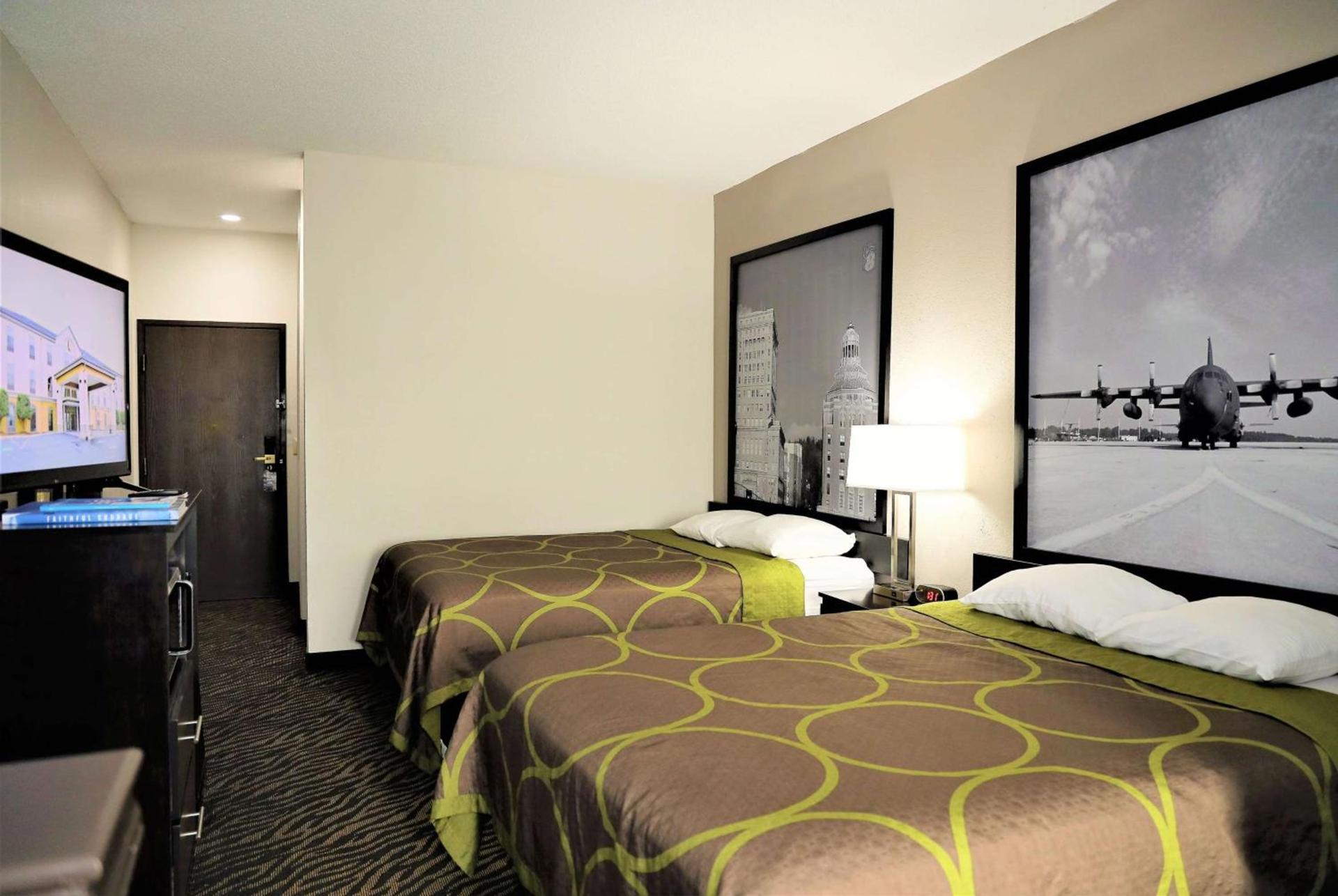 Super 8 by Wyndham High Point/Greensboro photo 10