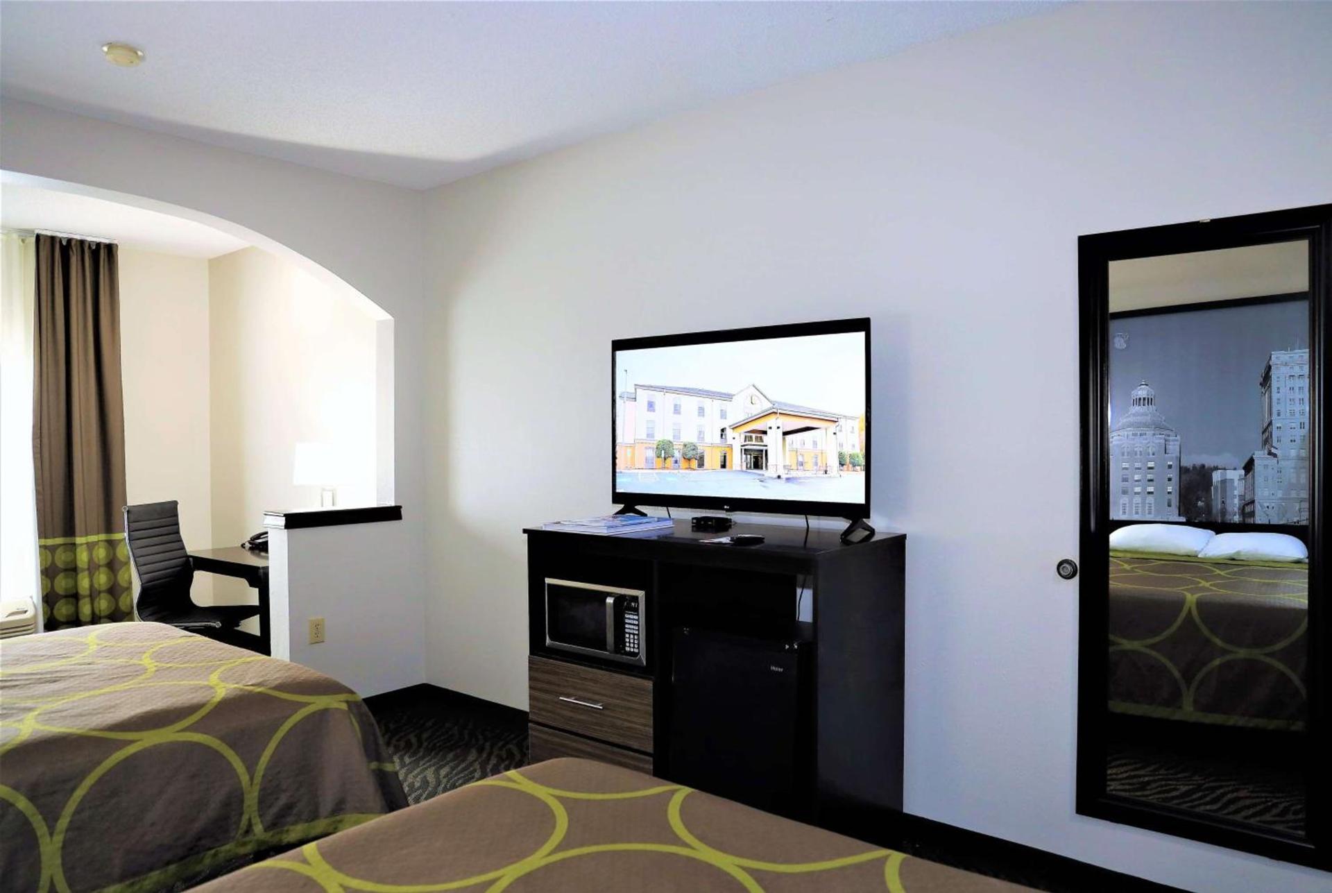 Super 8 by Wyndham High Point/Greensboro photo 11