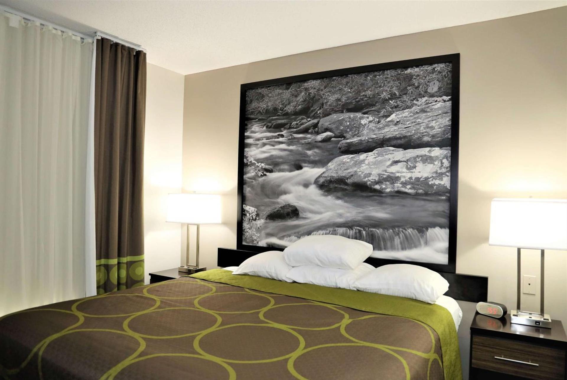 Super 8 by Wyndham High Point/Greensboro photo 14