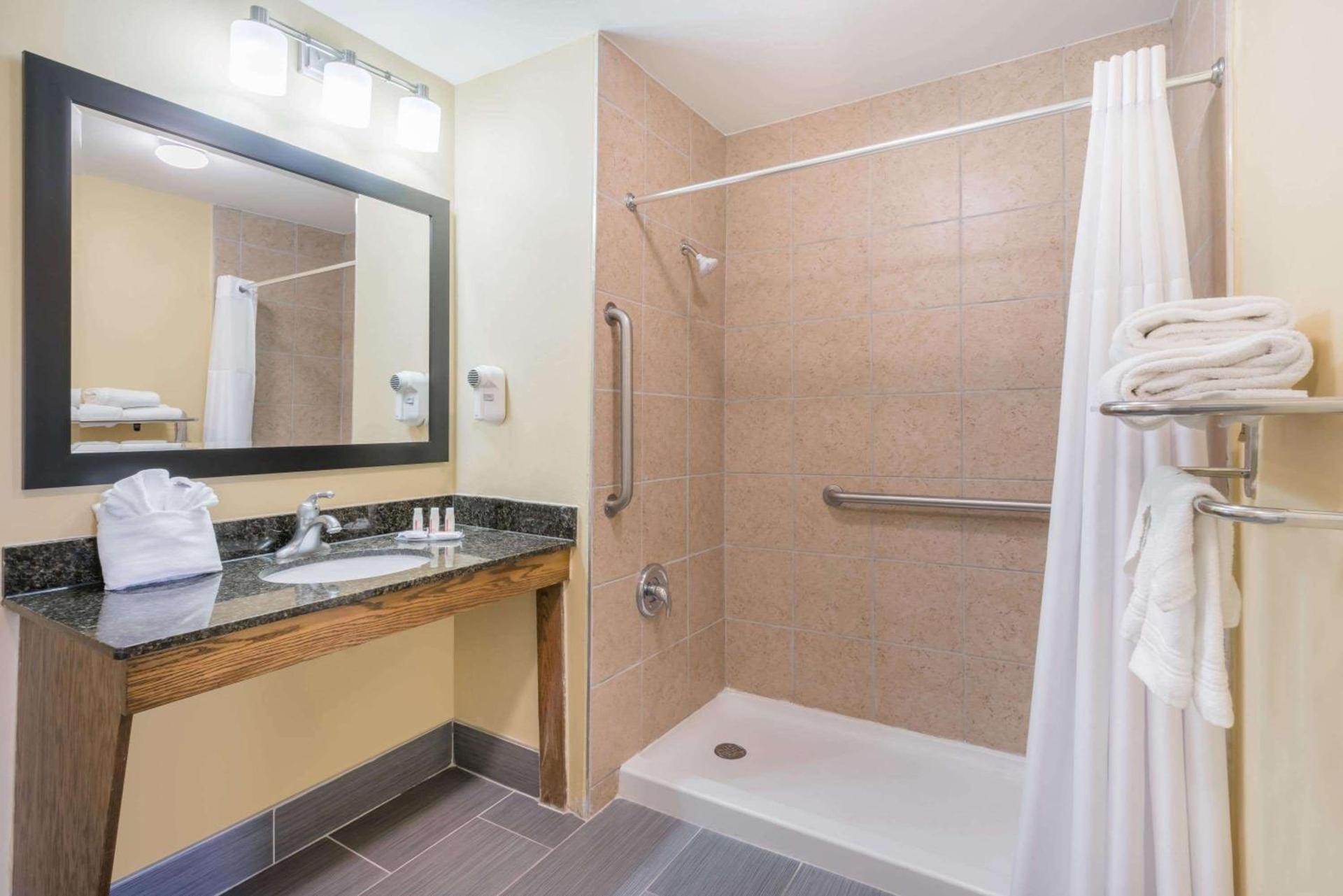 Howard Johnson by Wyndham Dalton photo 4