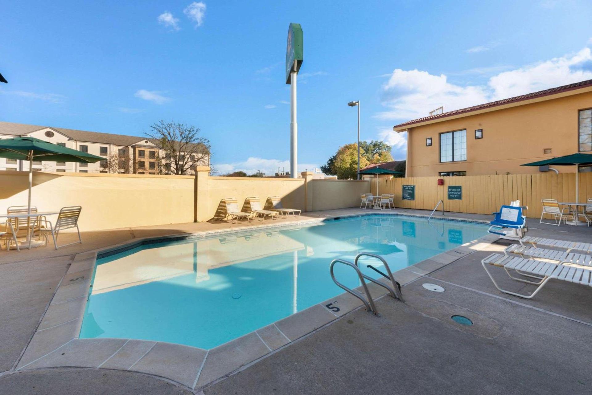 La Quinta Inn by Wyndham Bossier City photo 21