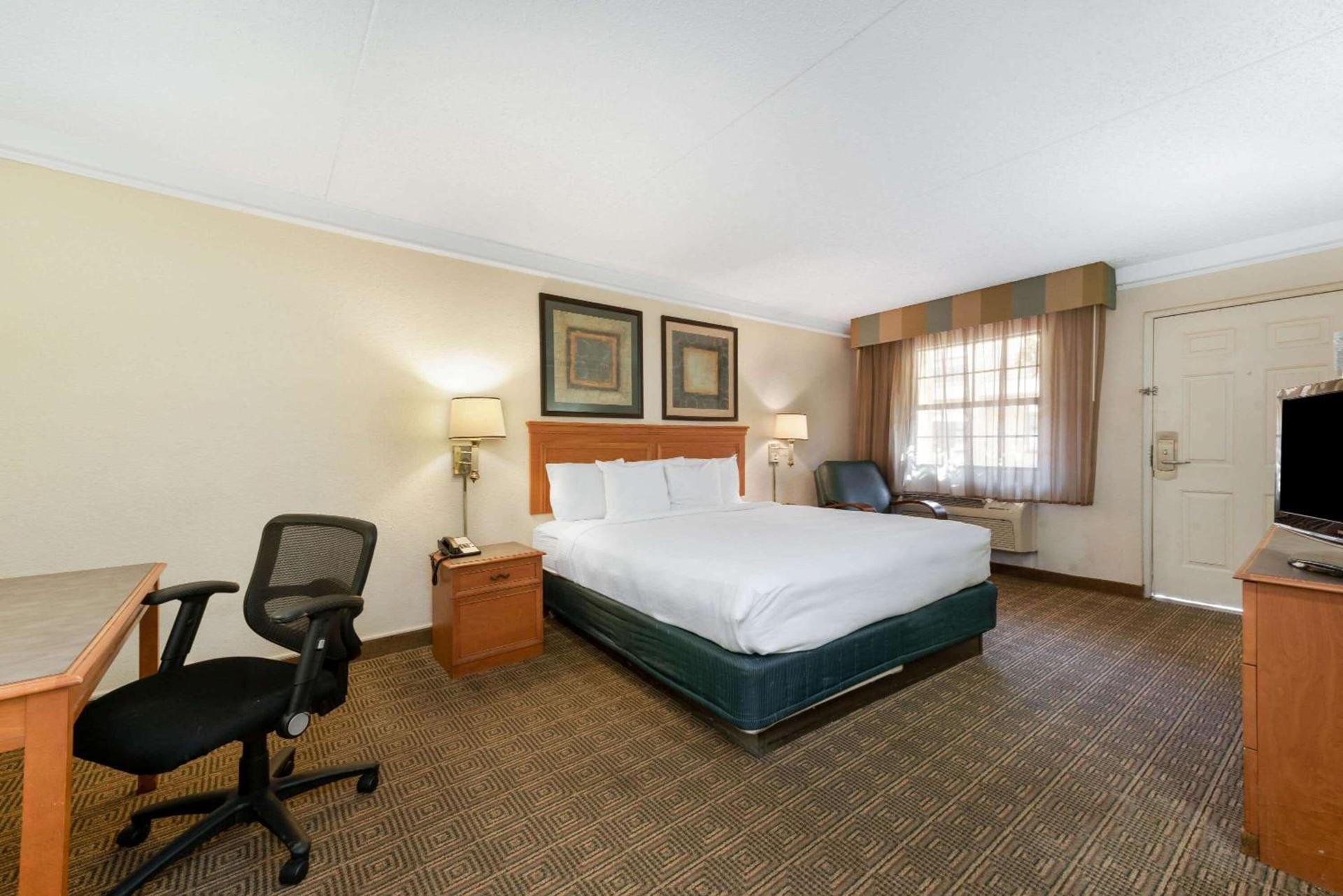La Quinta Inn by Wyndham Bossier City photo 11