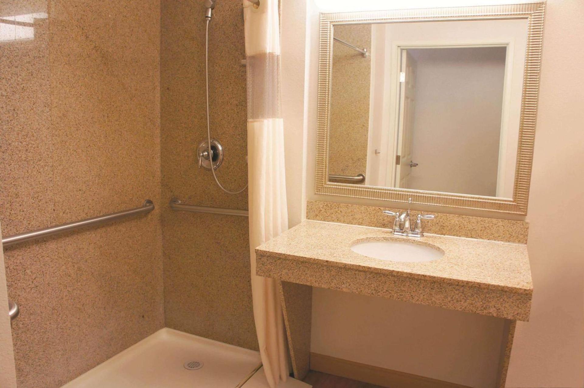 La Quinta by Wyndham Tucumcari photo 5