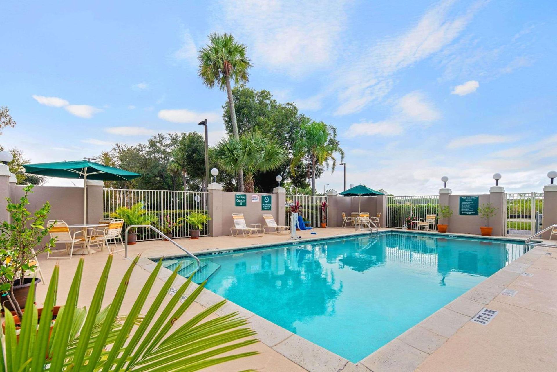 La Quinta by Wyndham Naples East (I-75) photo 15