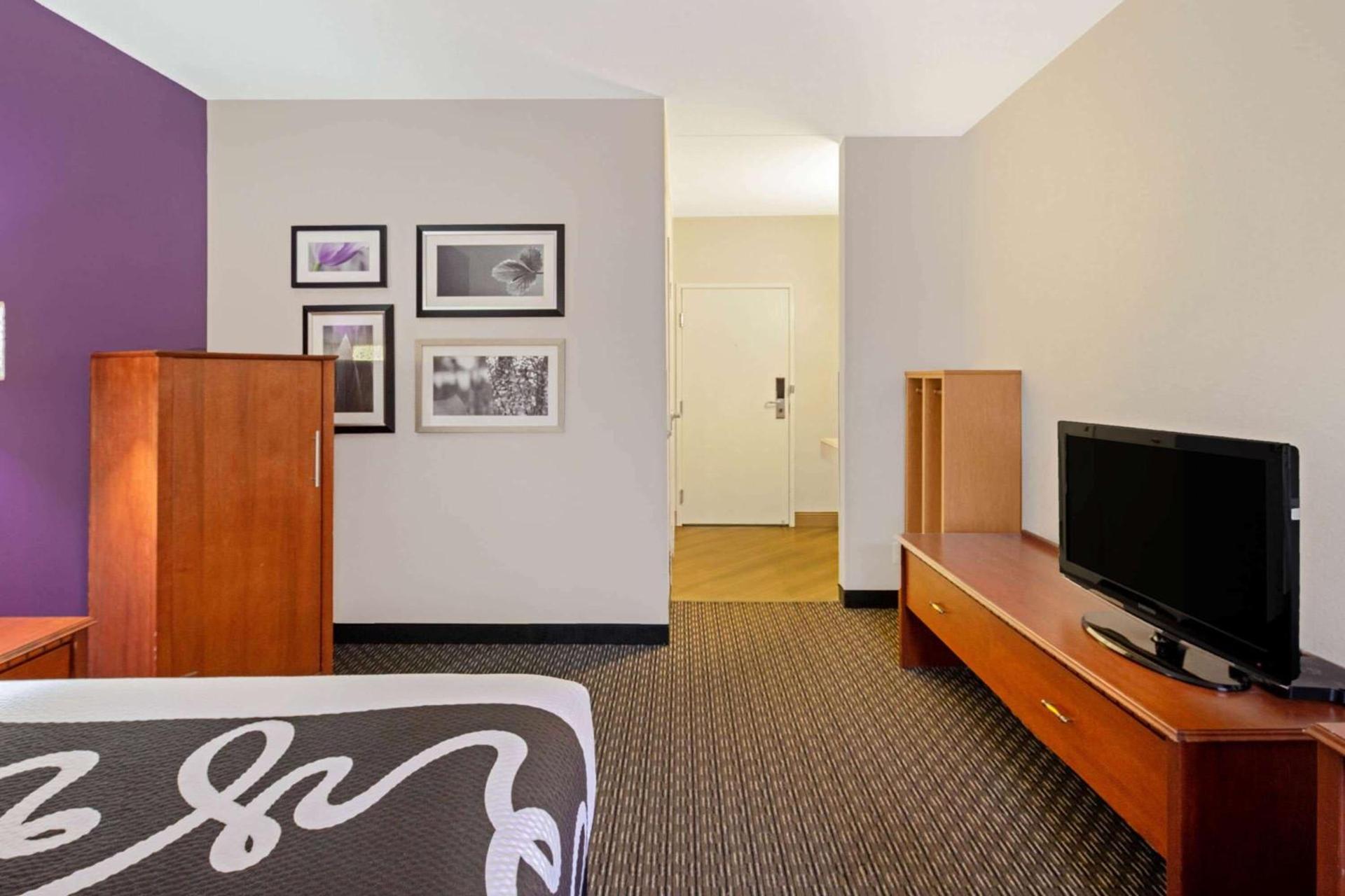La Quinta by Wyndham Miami Airport East photo 31