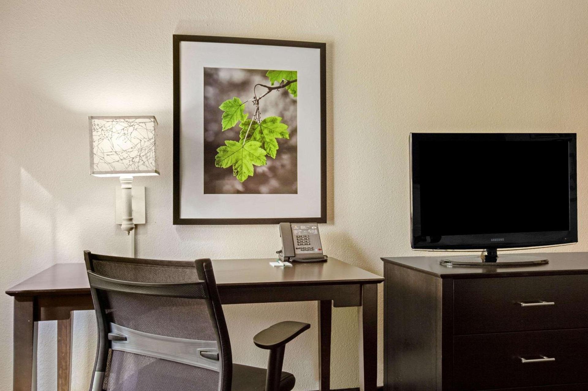 La Quinta by Wyndham Miami Airport East photo 33