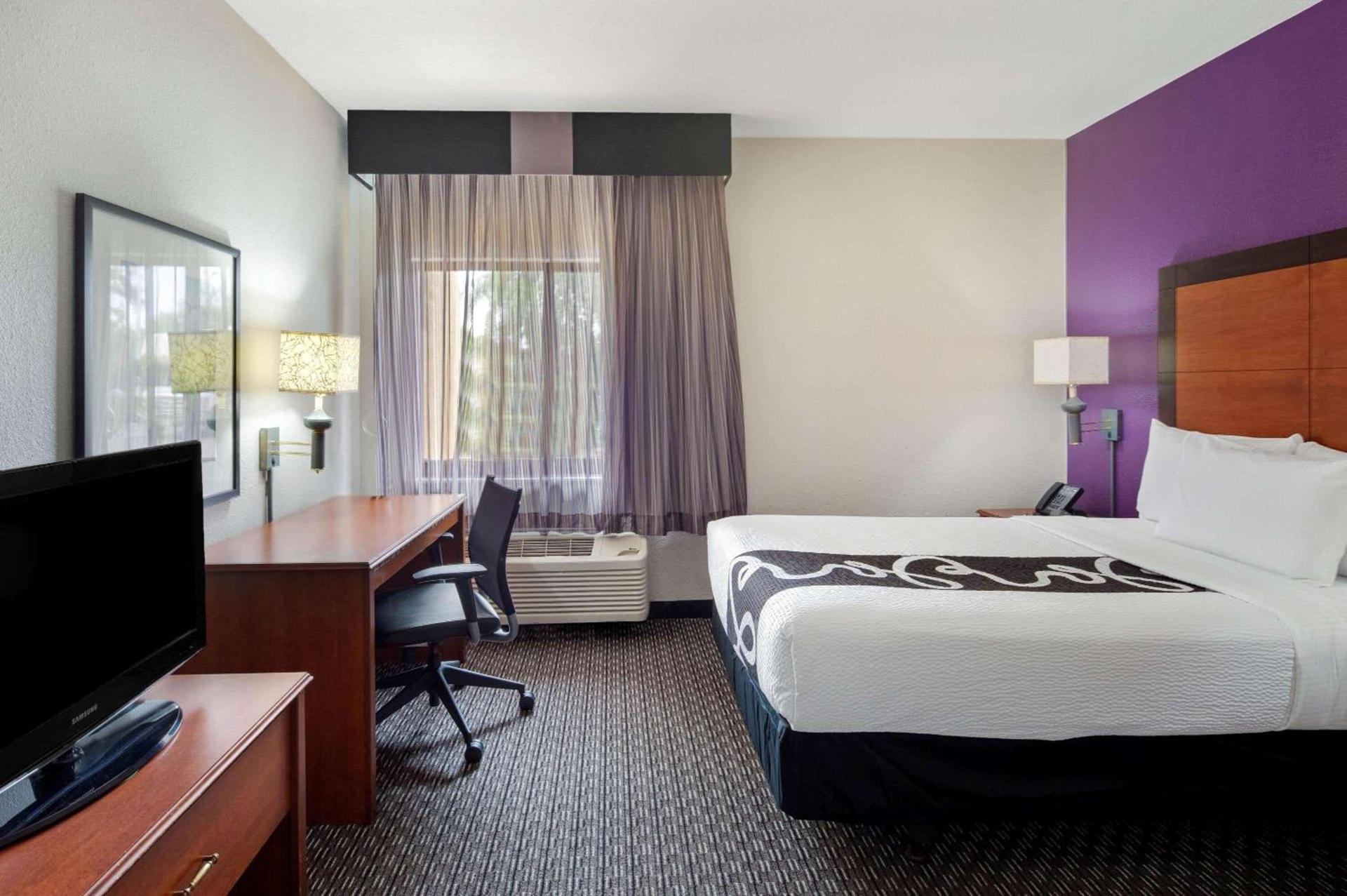La Quinta by Wyndham Miami Airport East photo 30