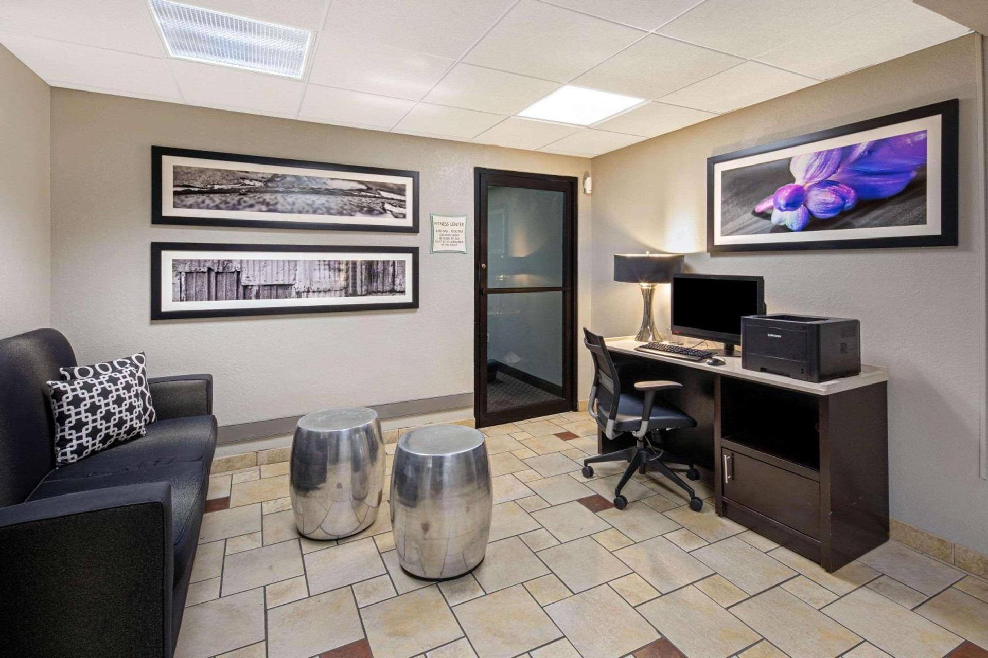 La Quinta by Wyndham Miami Airport East photo 61