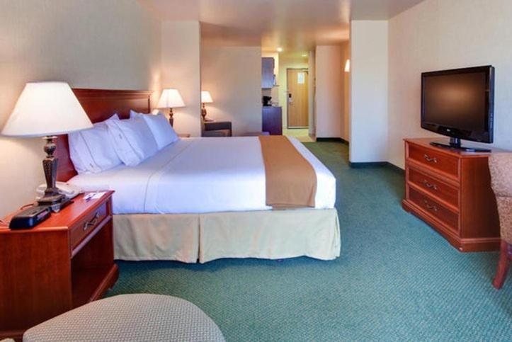 Holiday Inn Express Tehachapi by IHG photo 55