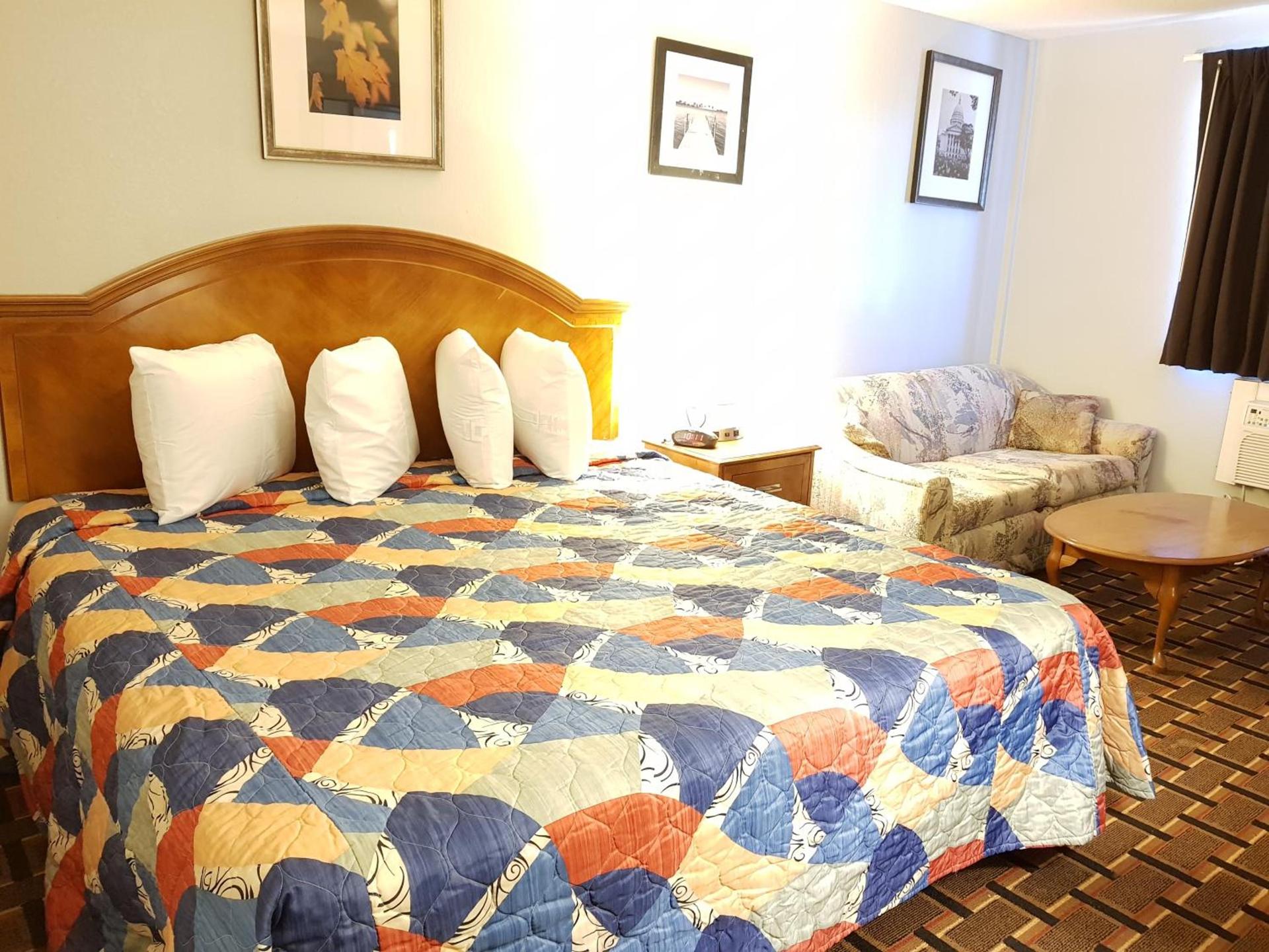 Le Mars Inn and Suites photo 10