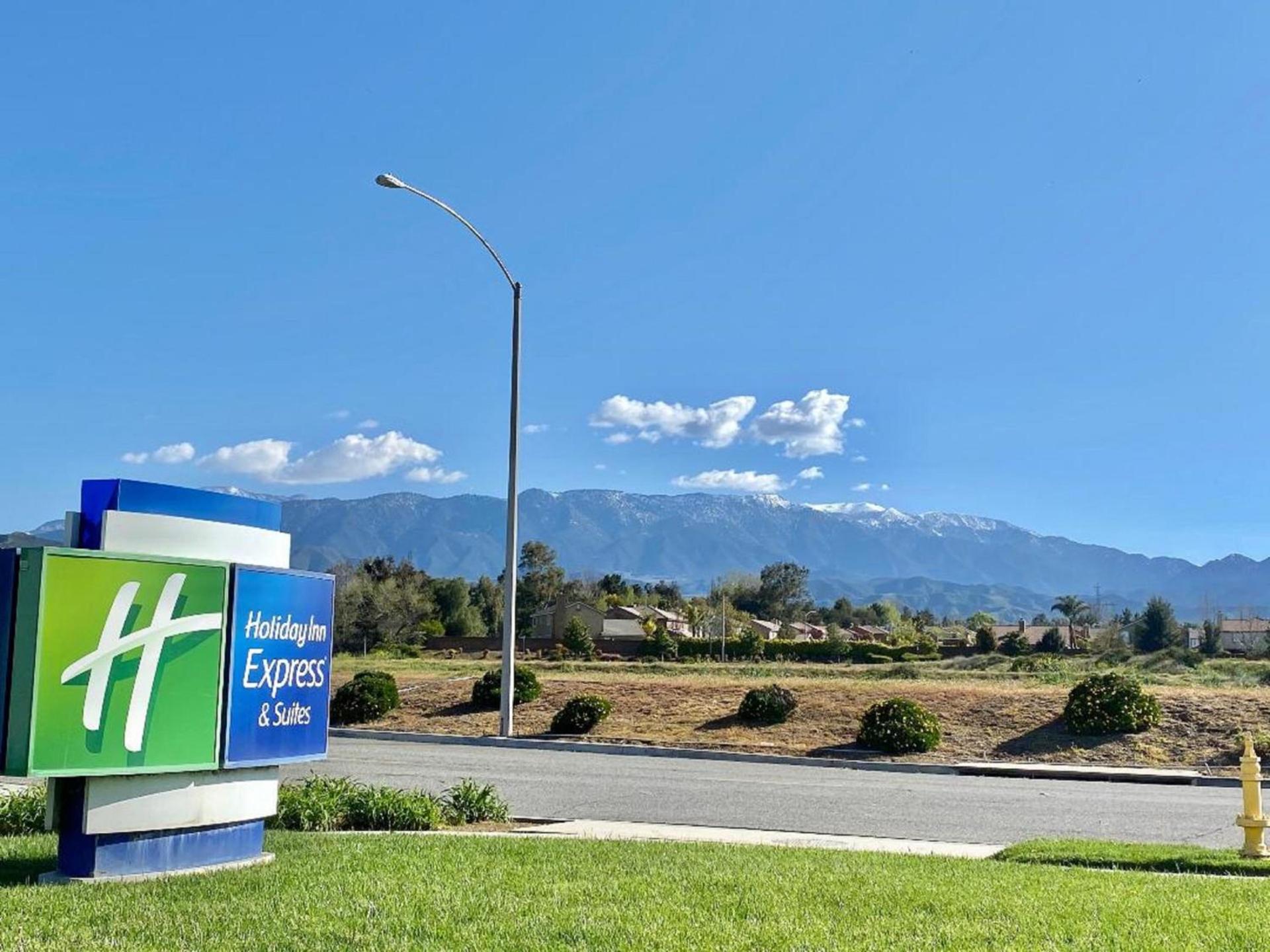 Holiday Inn Express & Suites Beaumont - Oak Valley by IHG photo 26