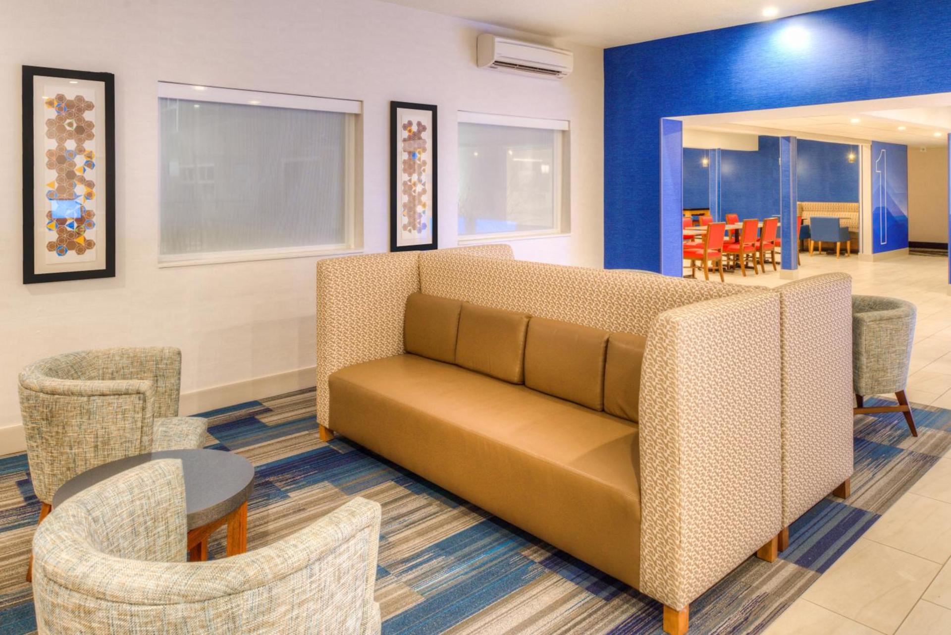 Holiday Inn Express Newberg - Wine Country by IHG photo 12
