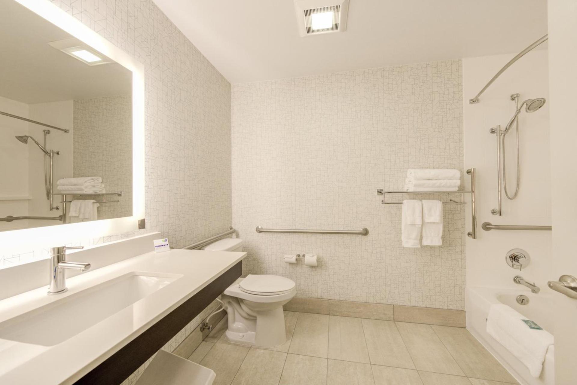 Holiday Inn Express Newberg - Wine Country by IHG photo 55