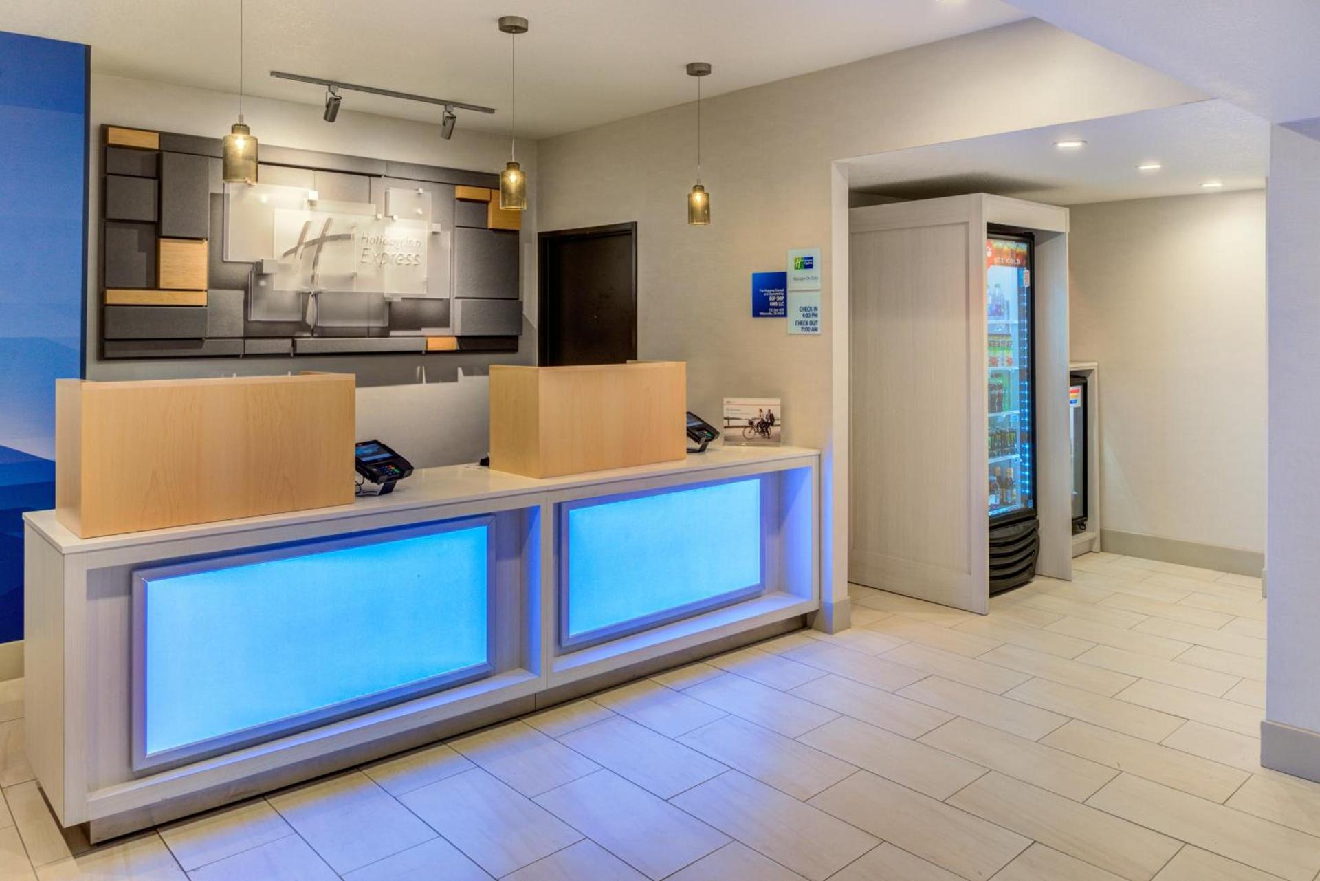 Holiday Inn Express Newberg - Wine Country by IHG photo 13