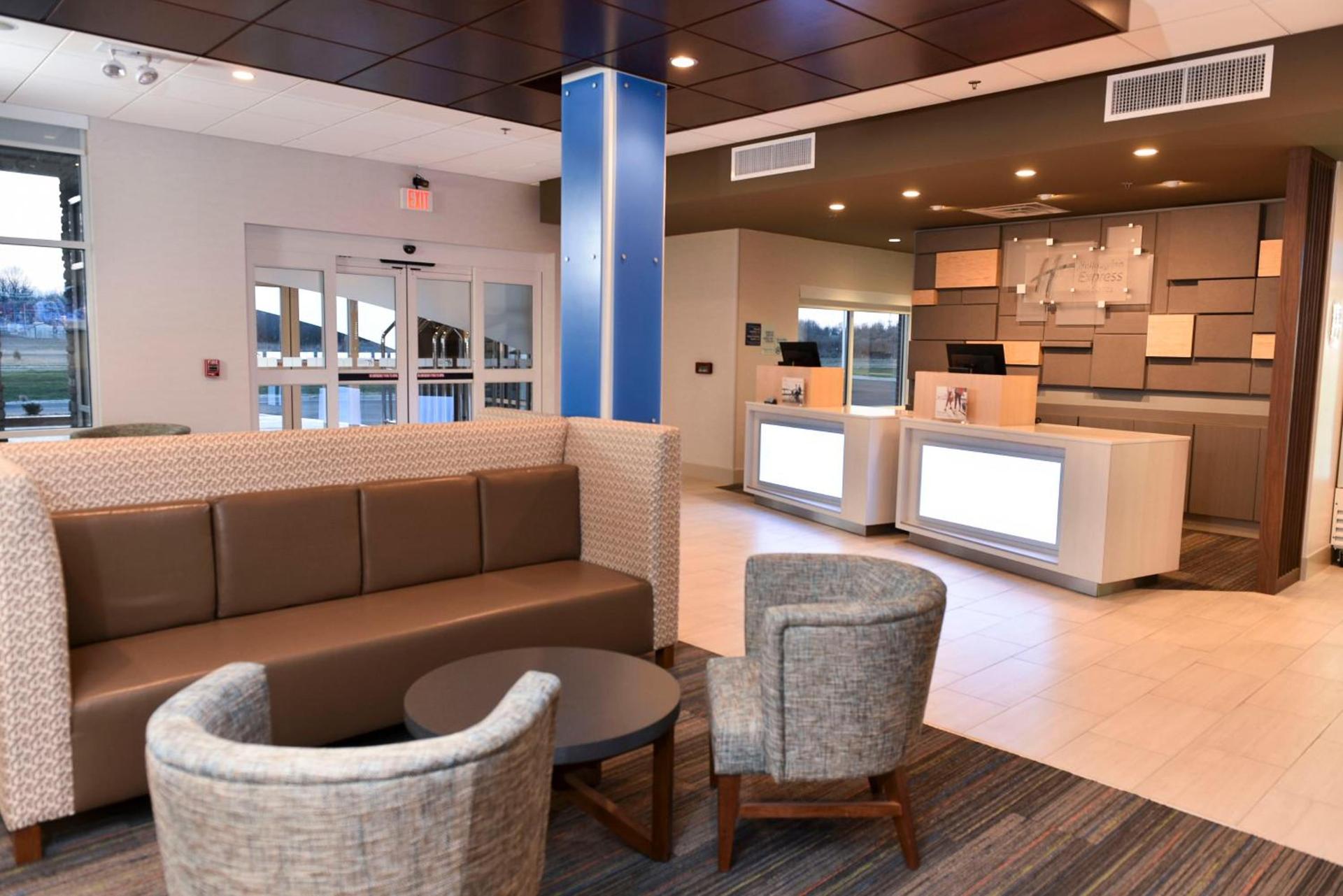Holiday Inn Express & Suites - Madisonville by IHG photo 4