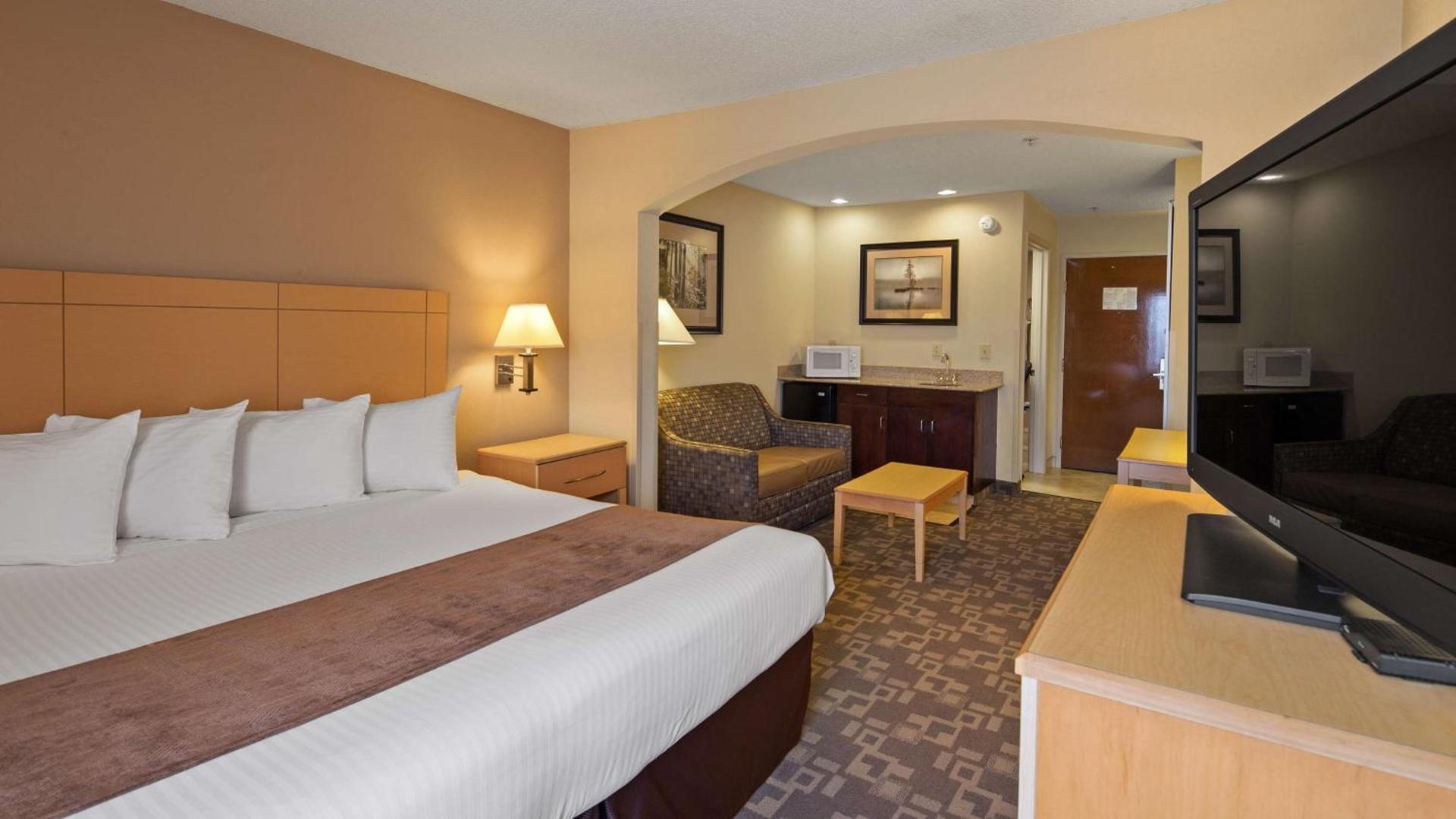 SureStay Plus Hotel by Best Western Roanoke Rapids I-95 photo 16