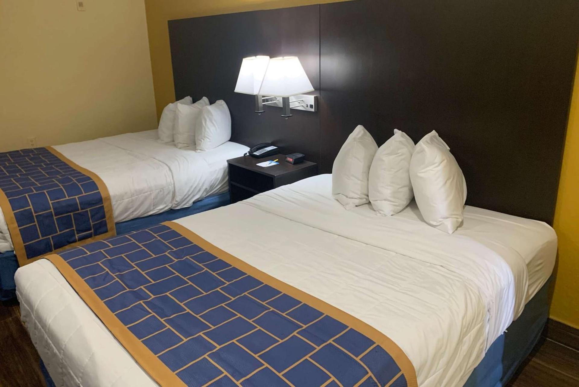 Days Inn & Suites by Wyndham Tampa/Raymond James Stadium photo 6