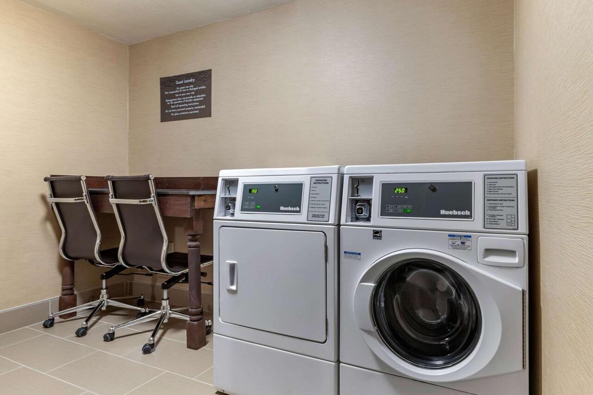 Comfort Inn University photo 40