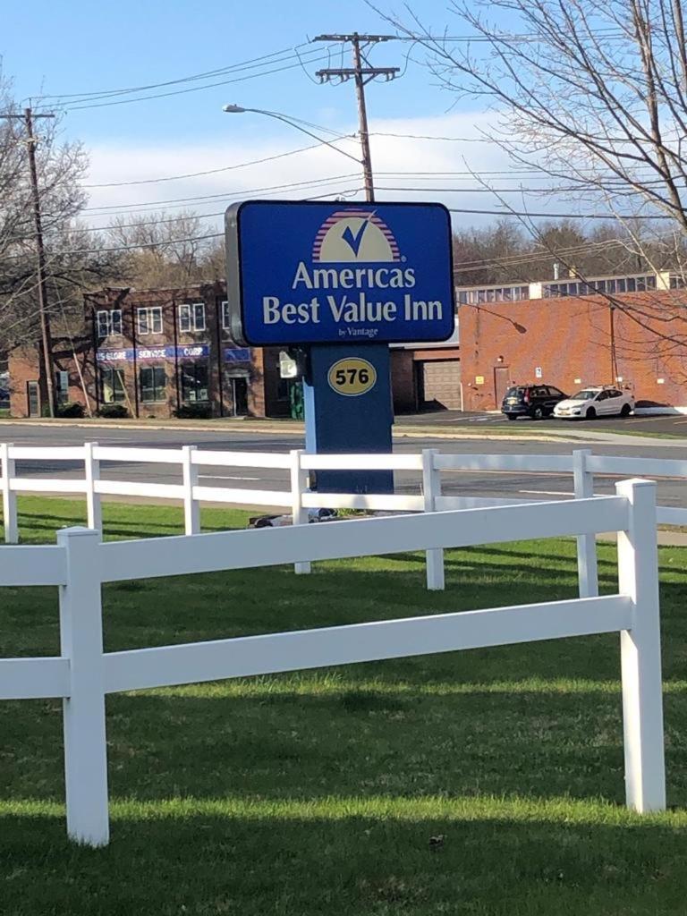 Americas Best Value Inn photo 2
