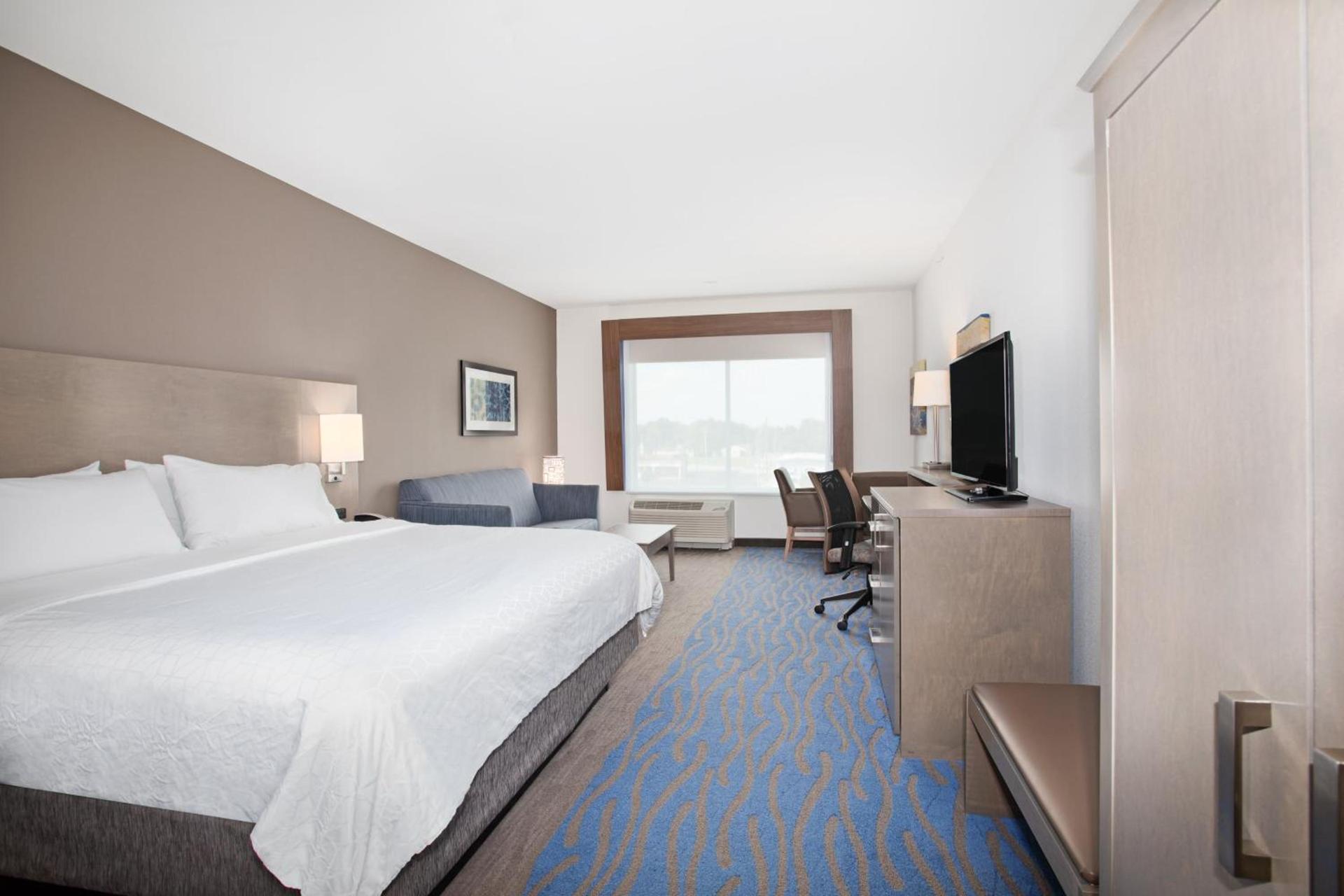 Holiday Inn Express & Suites Great Bend by IHG photo 27
