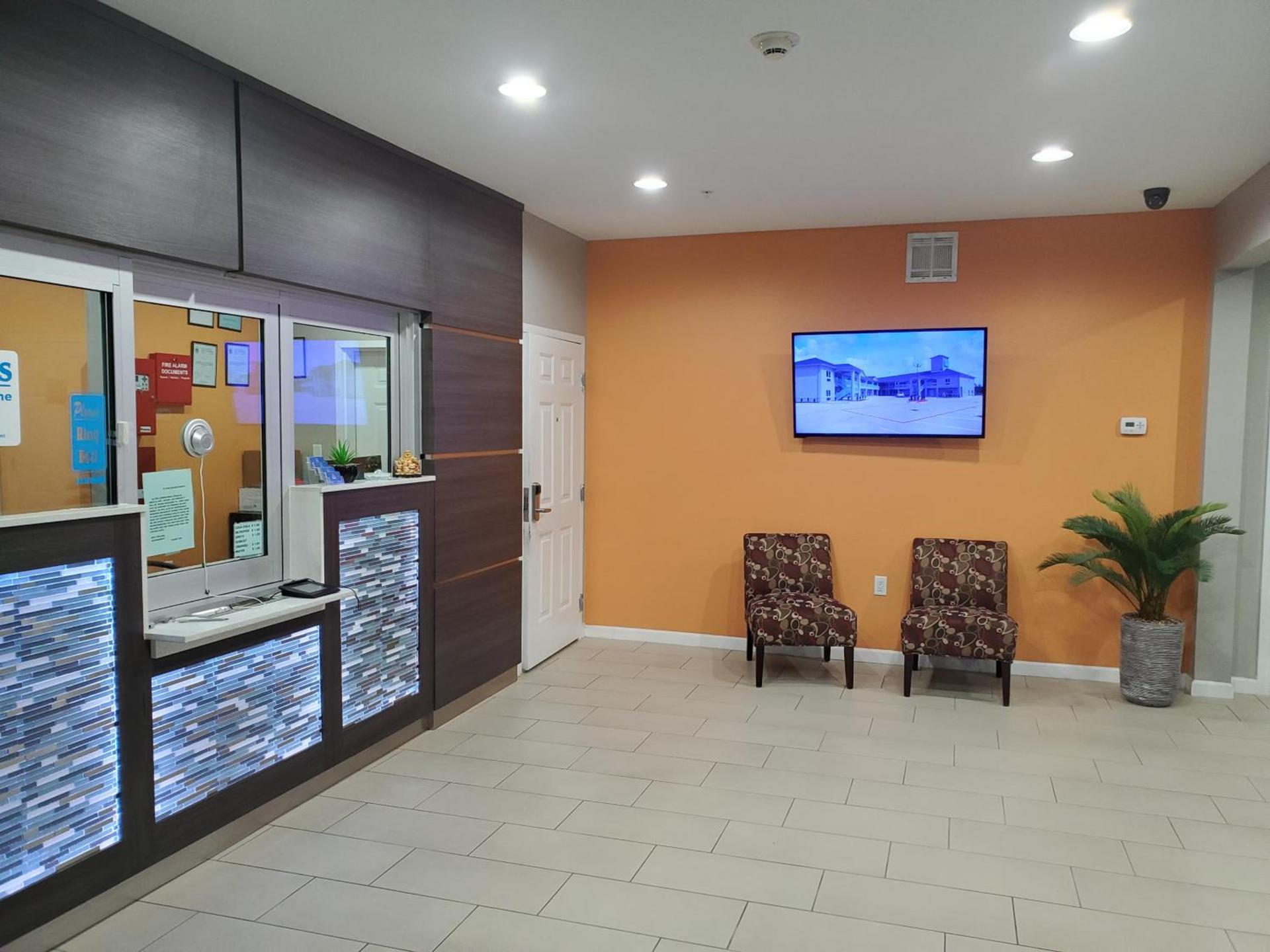 Haven Inn & Suites willowbrook photo 3