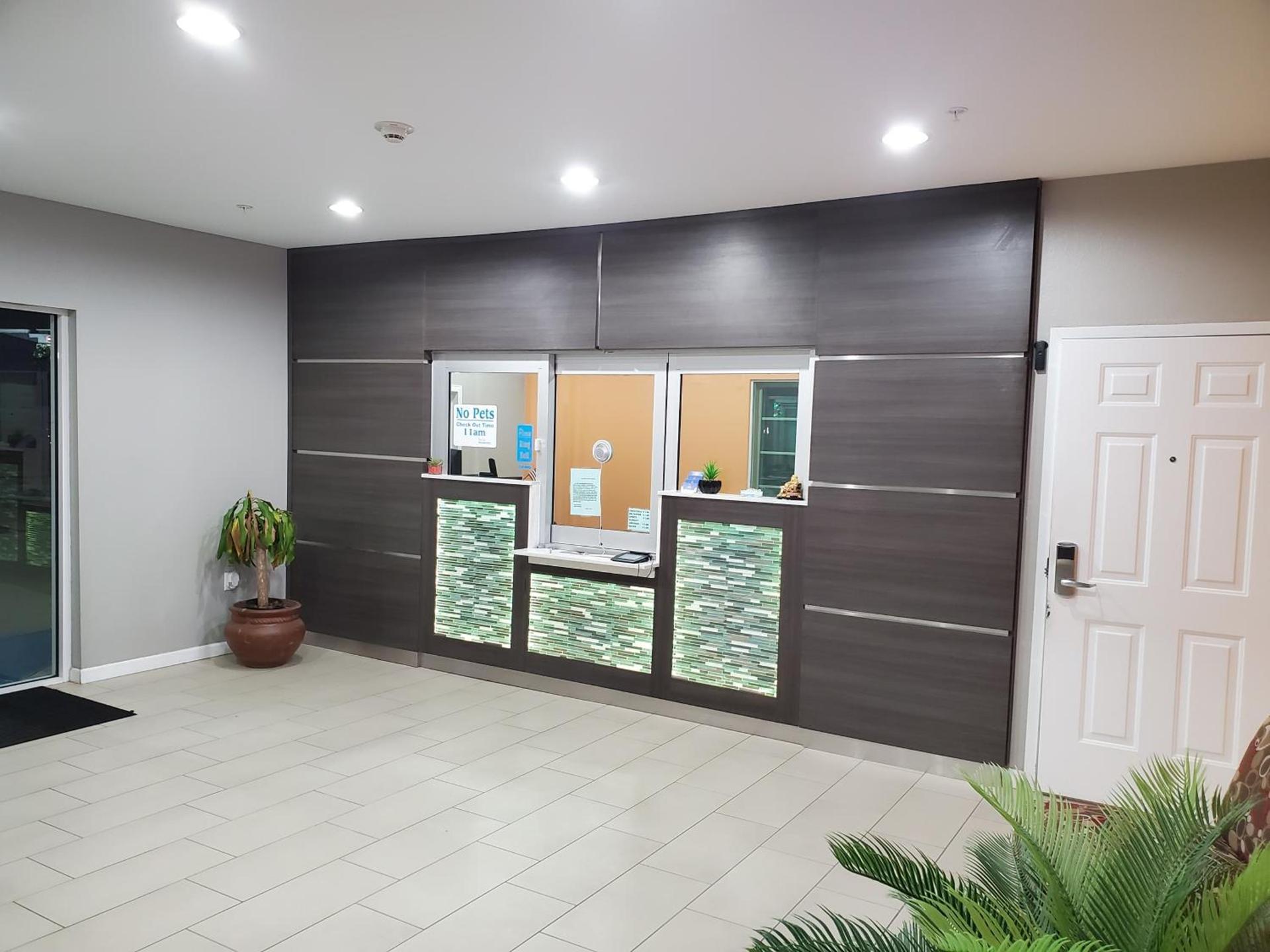 Haven Inn & Suites willowbrook photo 4