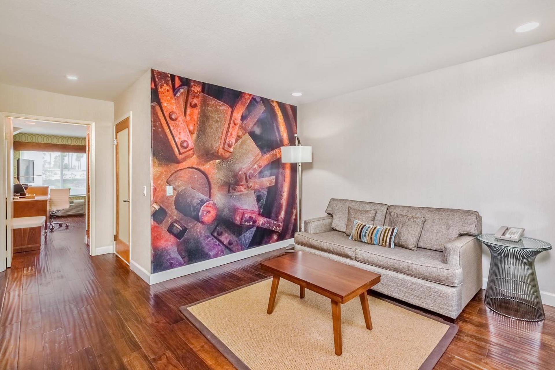 Hotel Indigo Anaheim by IHG photo 25