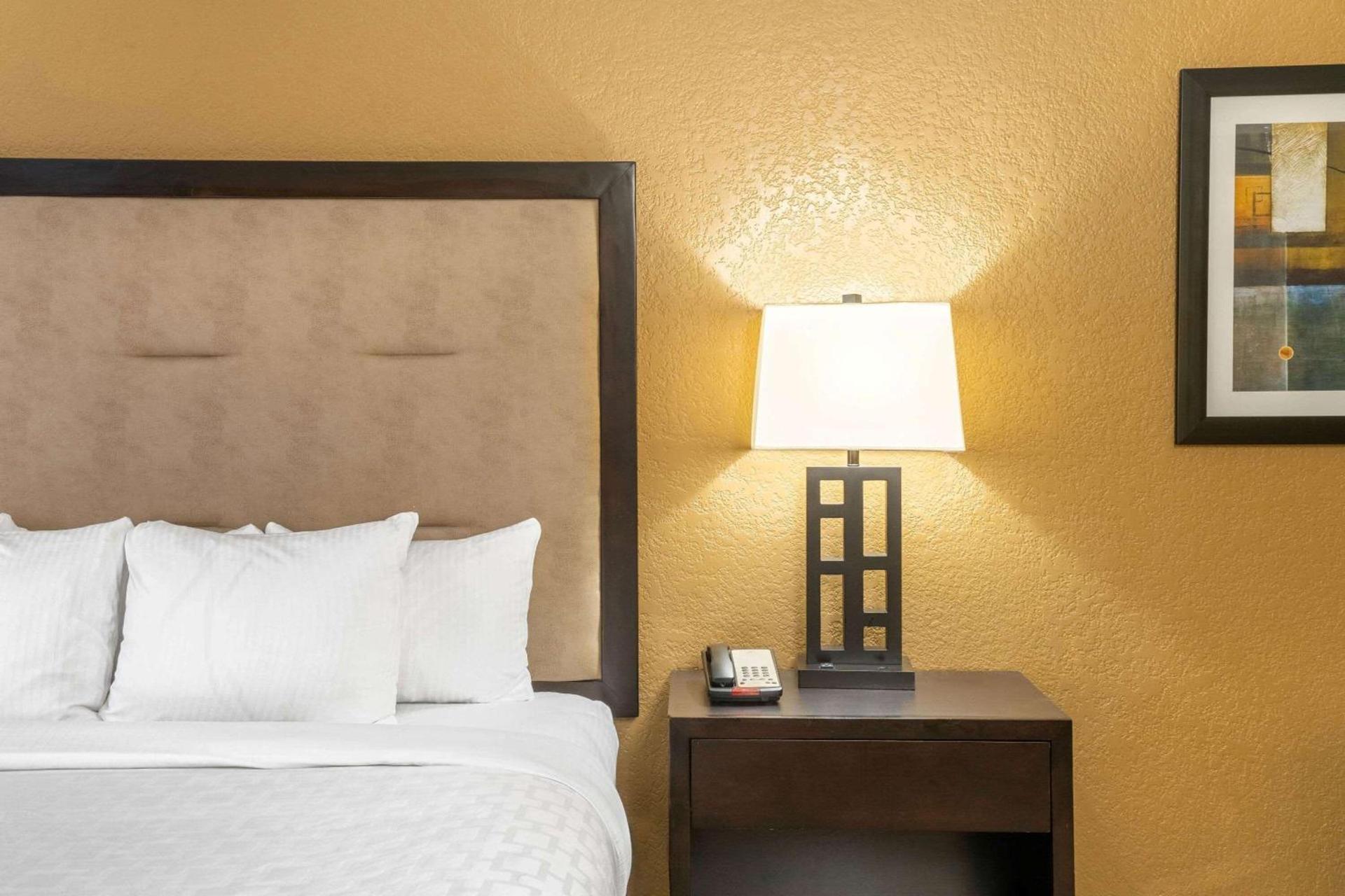 La Quinta by Wyndham Hot Springs photo 27