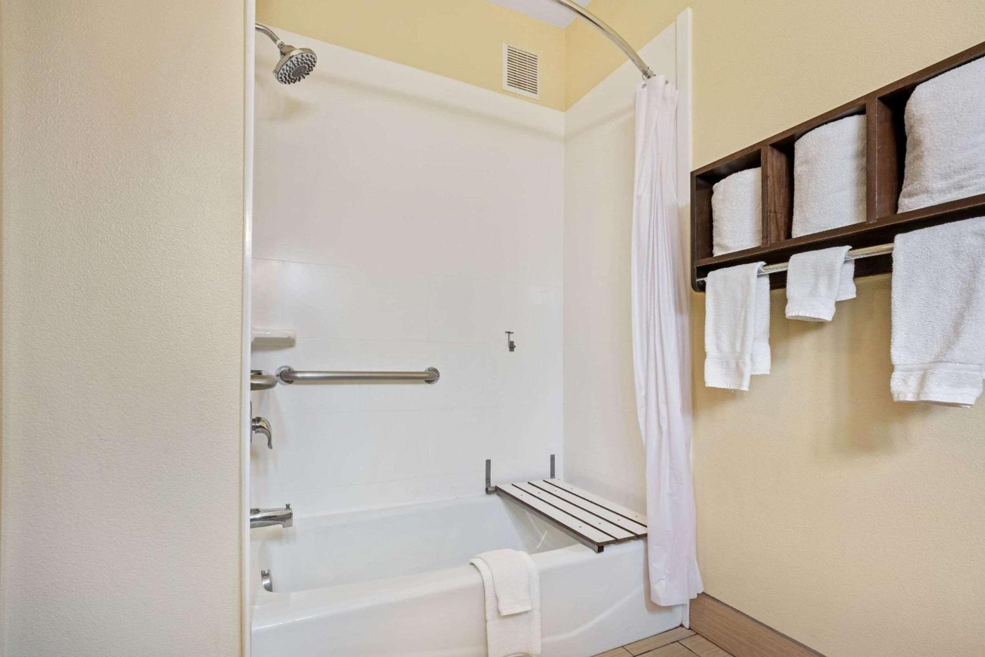 La Quinta by Wyndham Boise Airport photo 27
