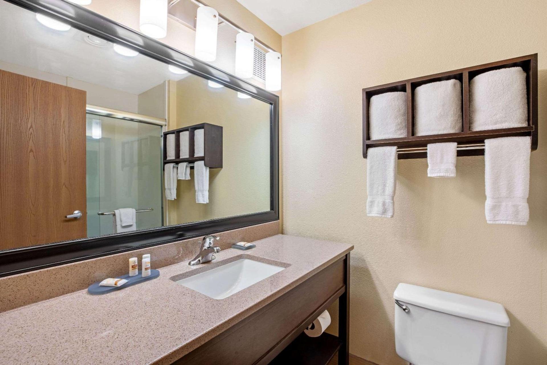 La Quinta by Wyndham Boise Airport photo 30