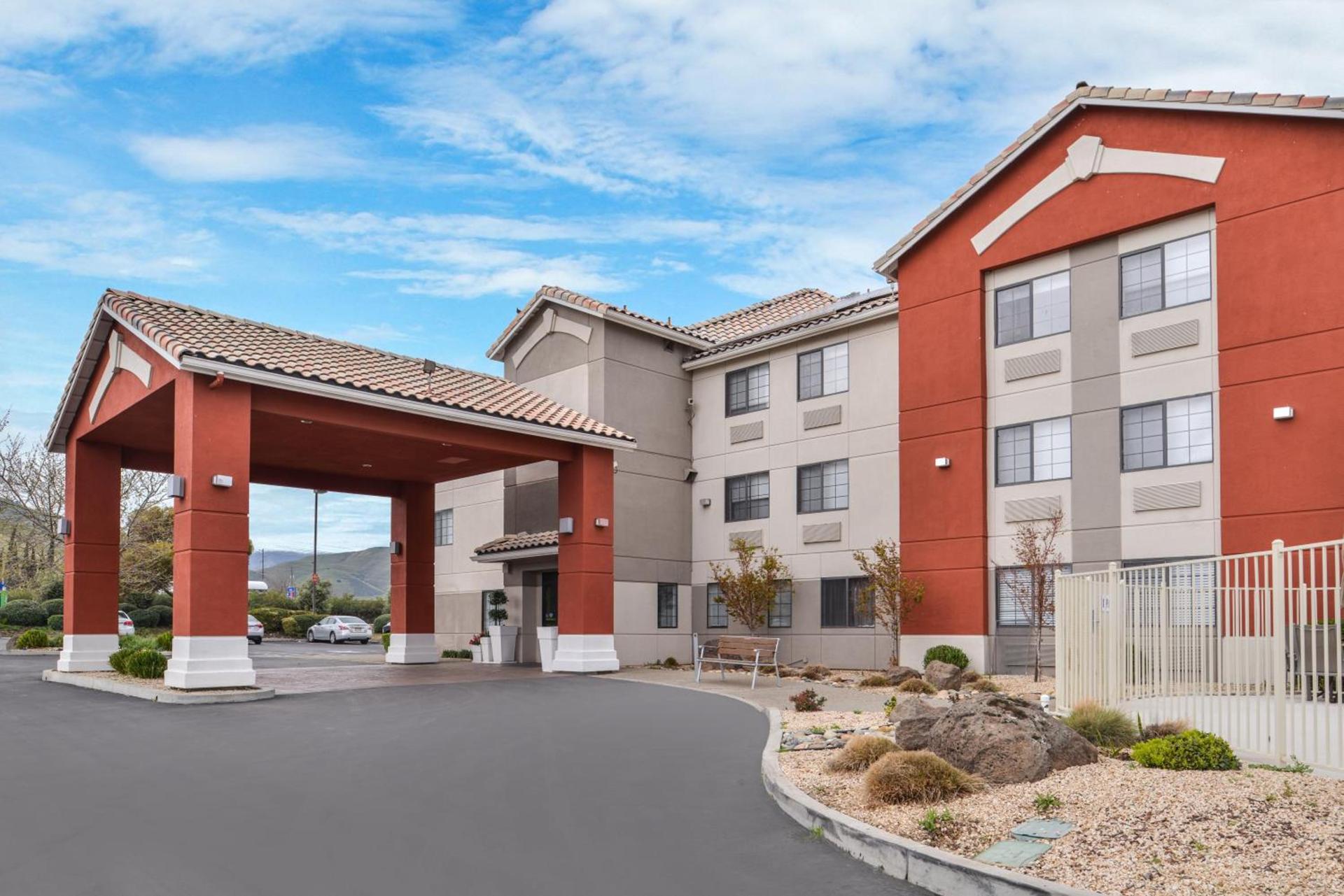 Holiday Inn Express Westley by IHG — hotel in Westley
