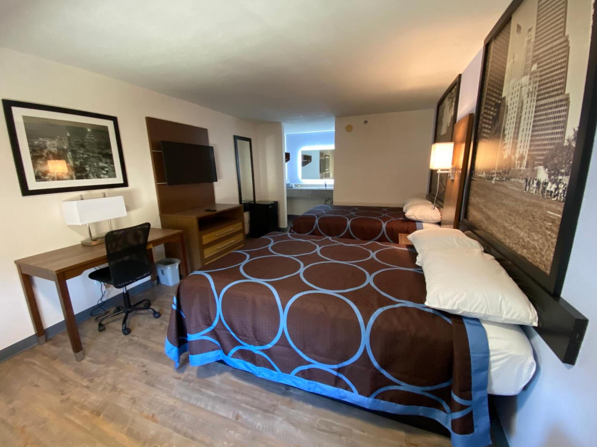 Super 8 by Wyndham Marietta/West/Atl Area photo 12