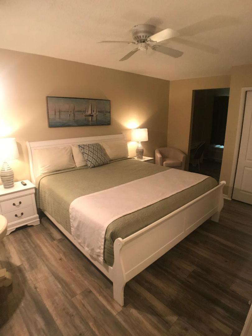 Point Pleasant Manor photo 4